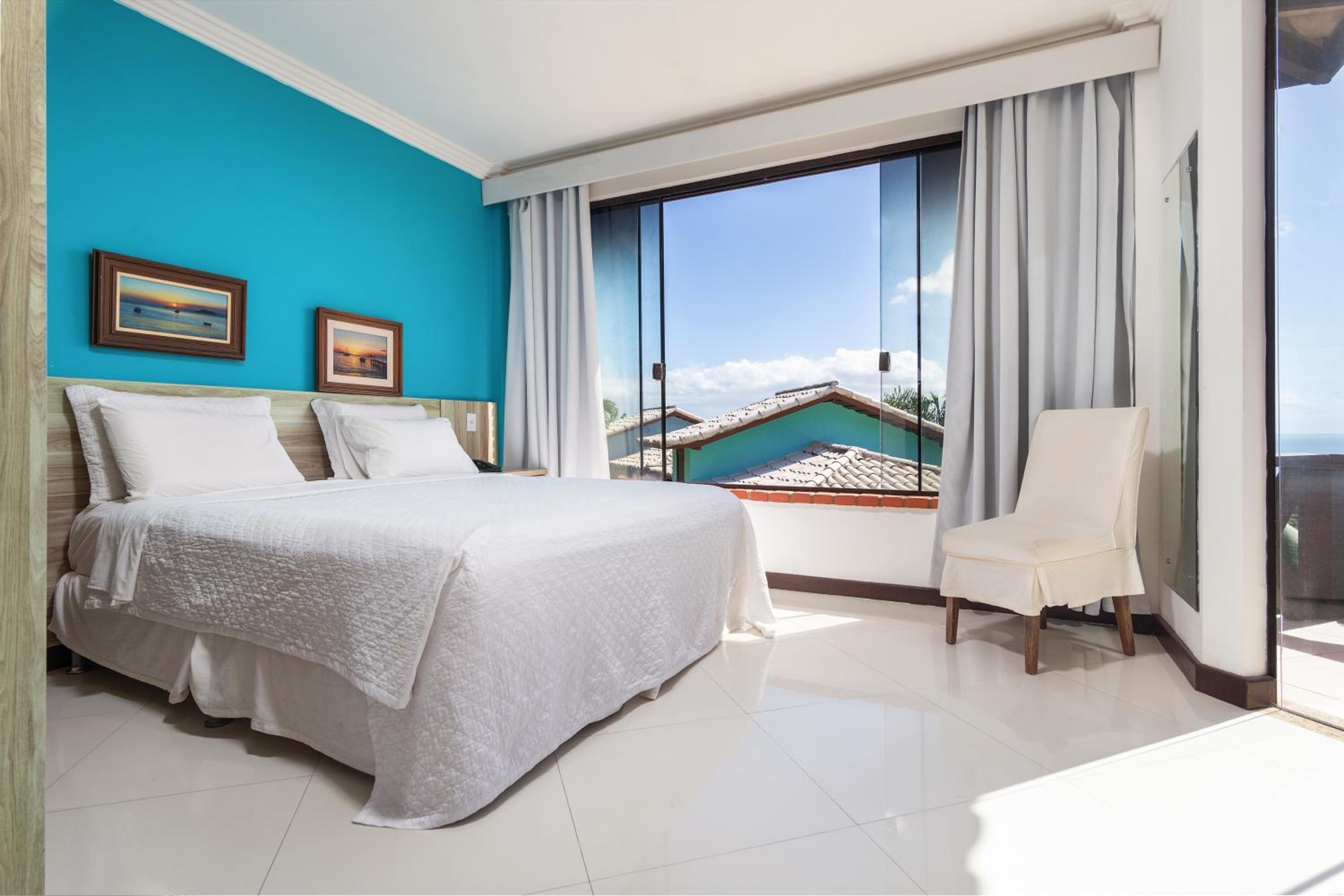 Superior Suite with Sea View - Photo 16