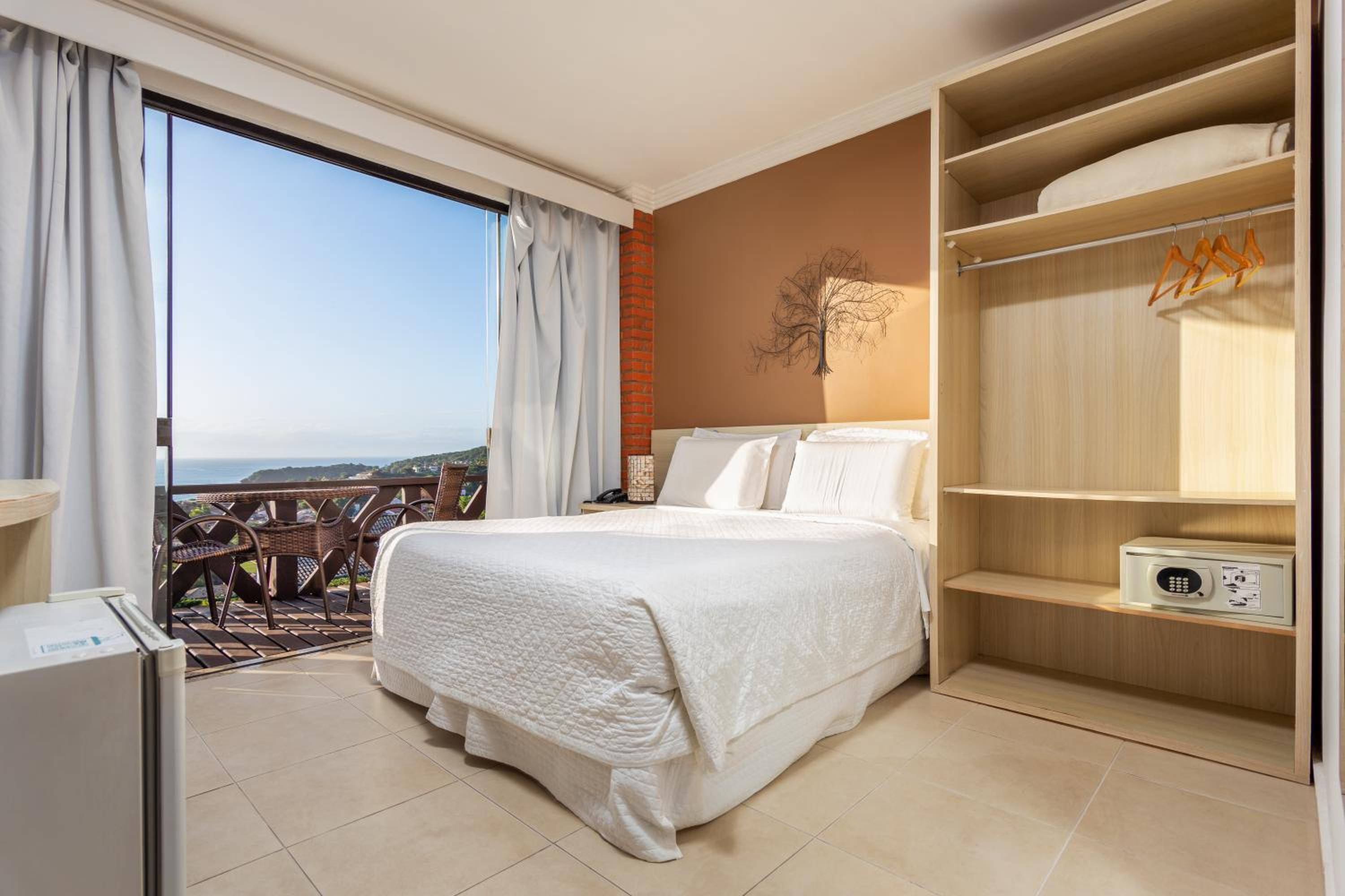 Superior Suite with Sea View - Photo 1