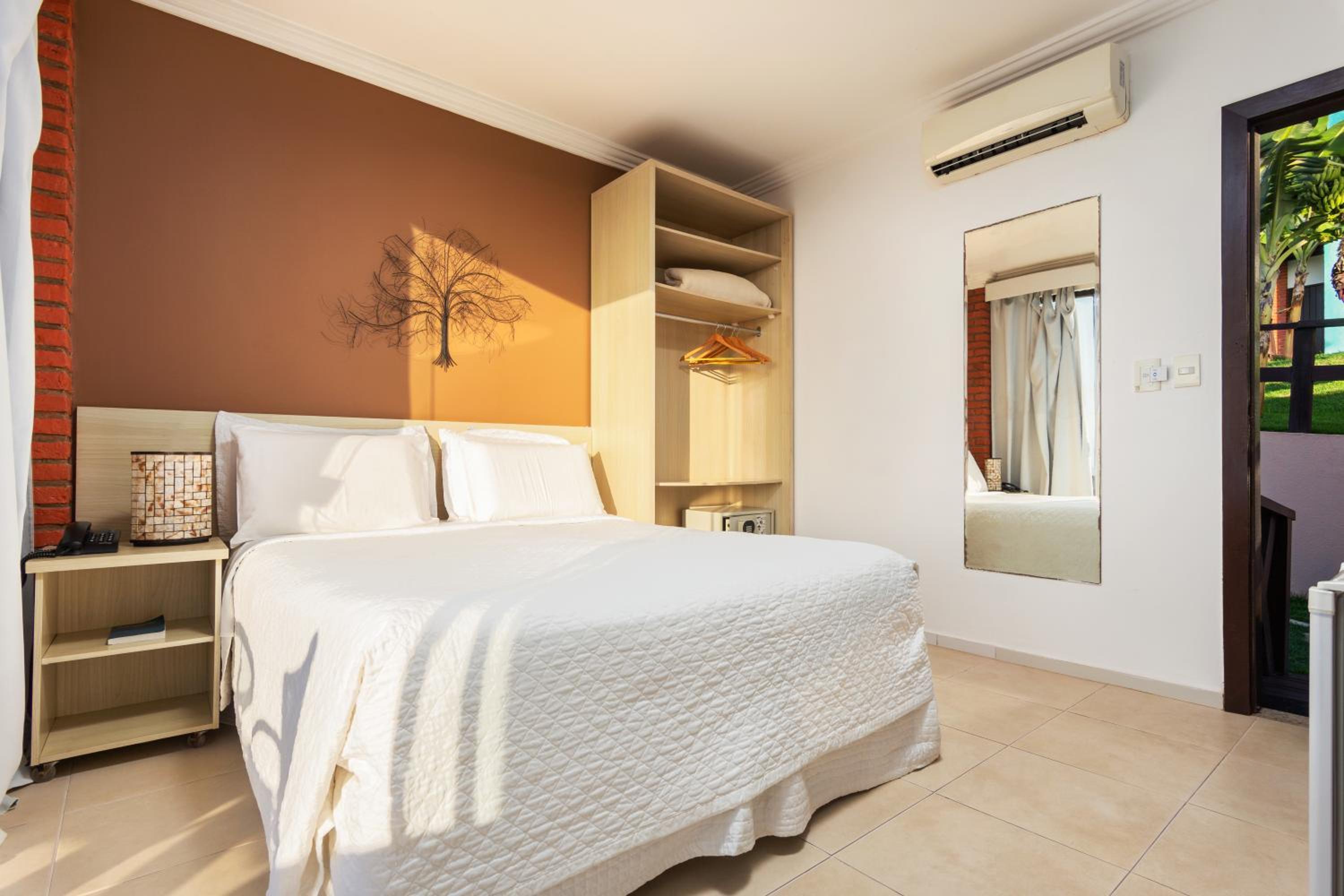 Superior Suite with Sea View - Photo 12