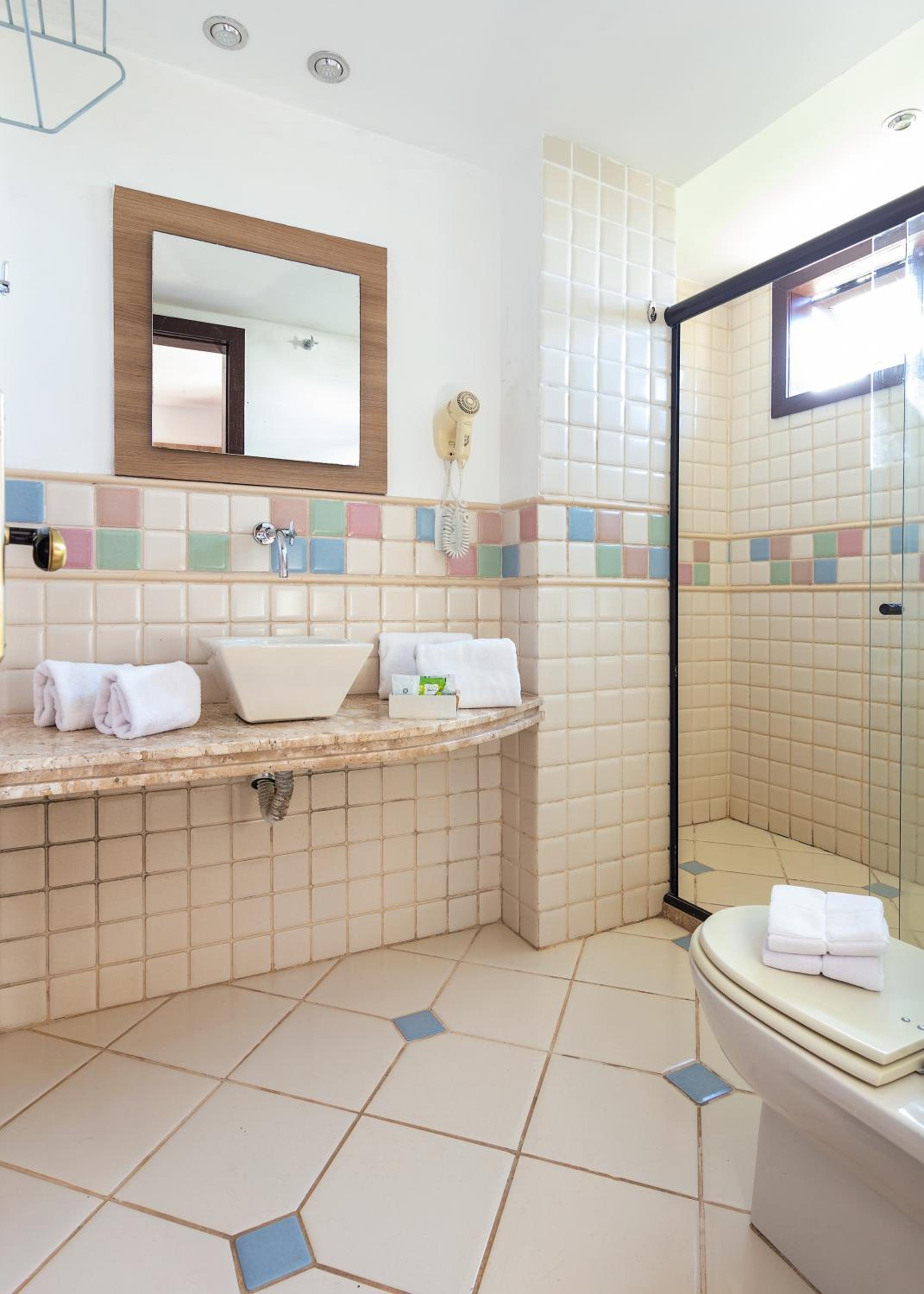 Standard Suite - Photo 7