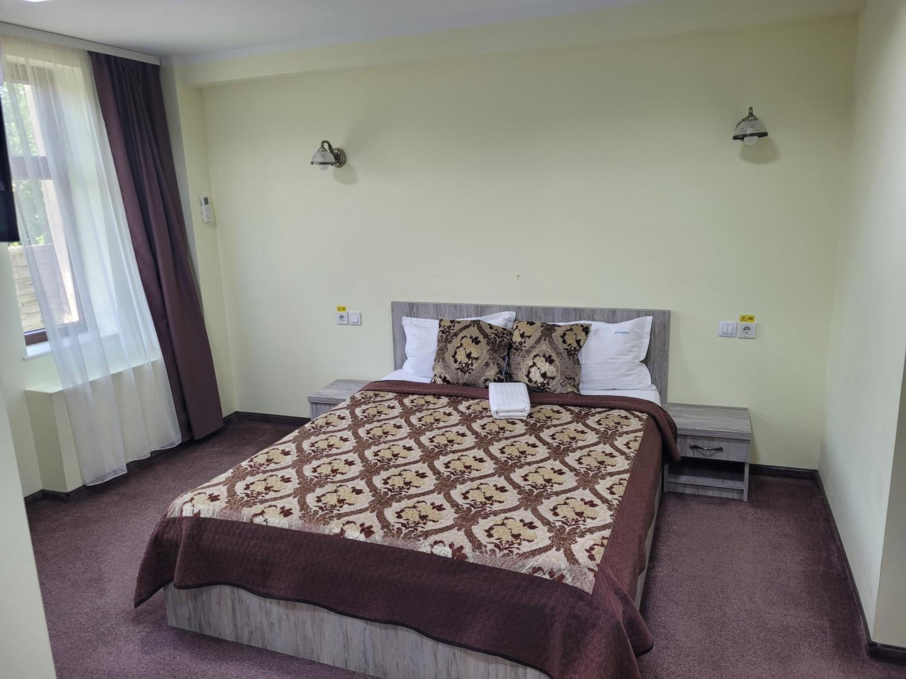 King Room with Spa Bath - Photo 1