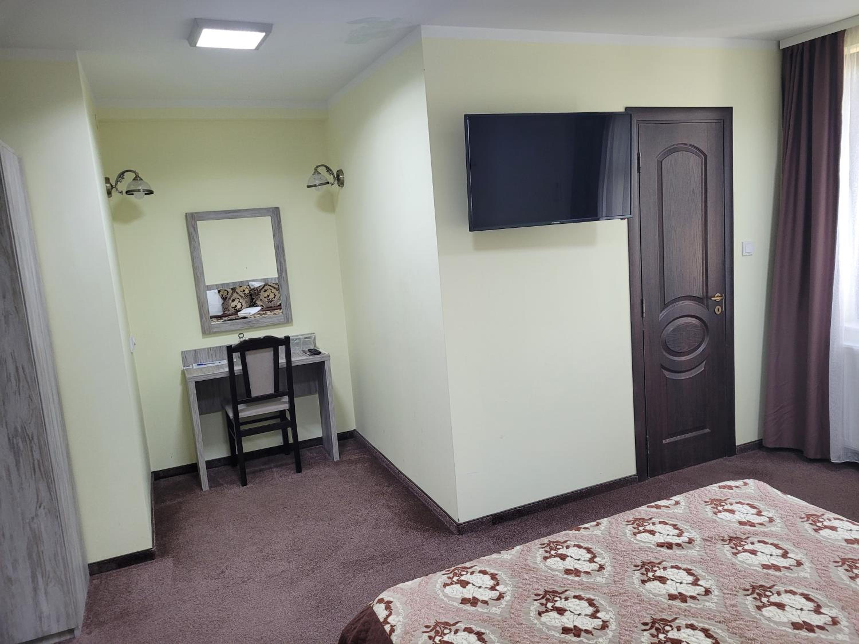 King Room with Spa Bath - Photo 3
