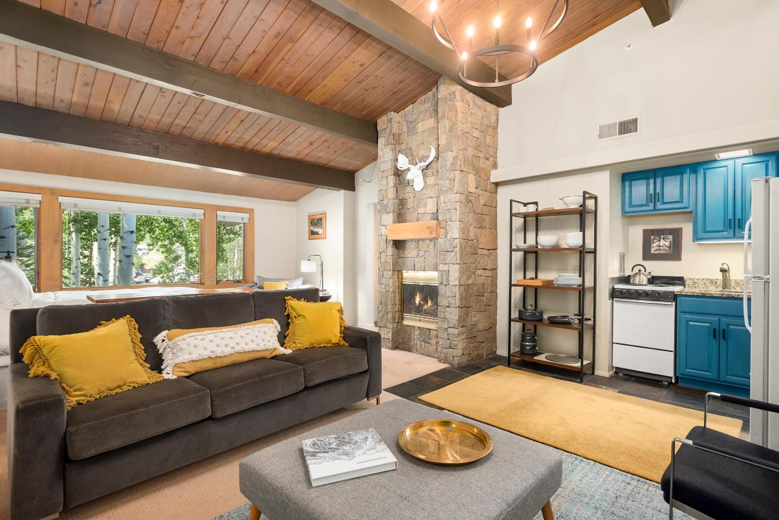 Studio Apartment photo 1