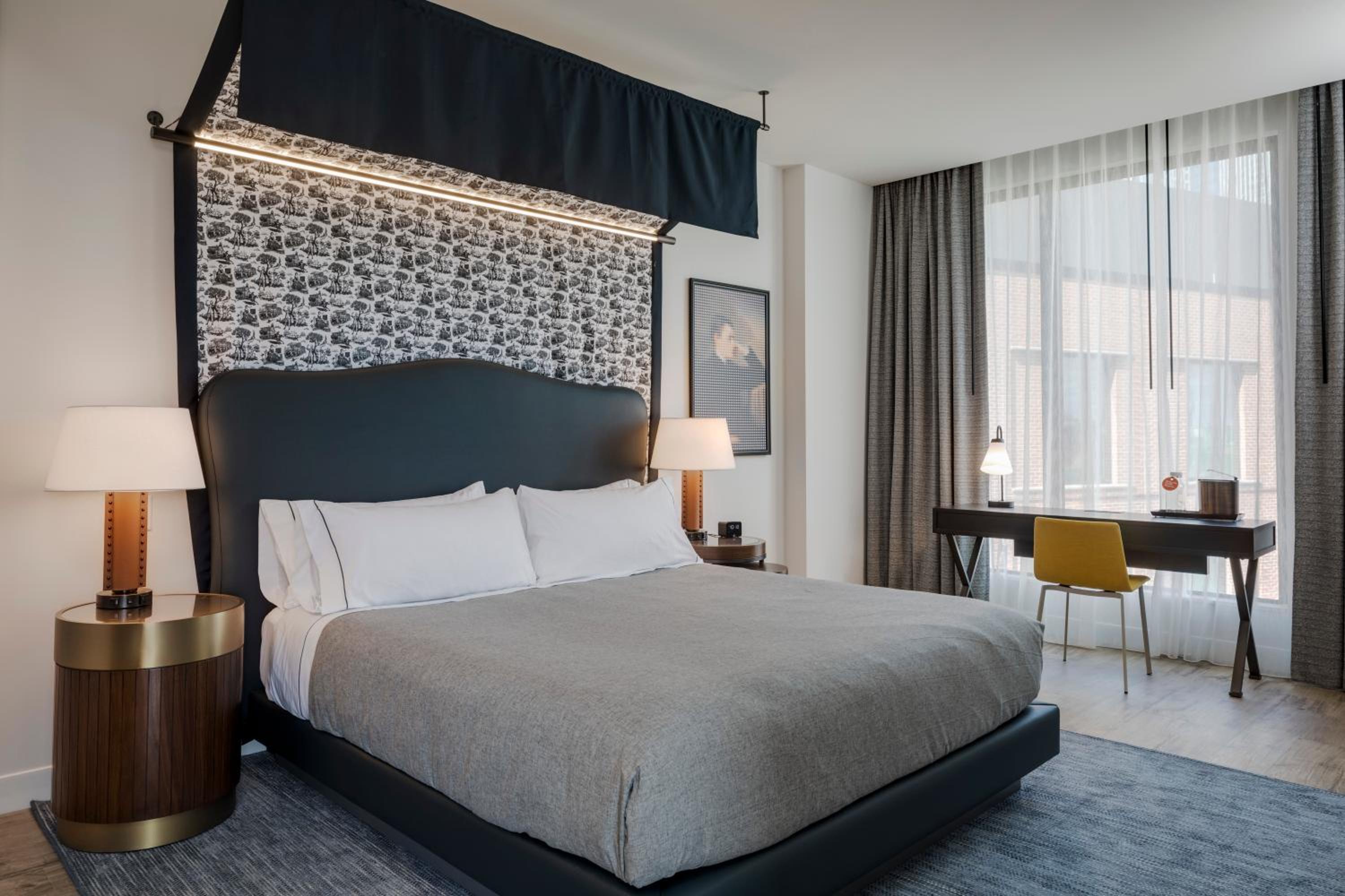 One-Bedroom King Suite thumbnail 6