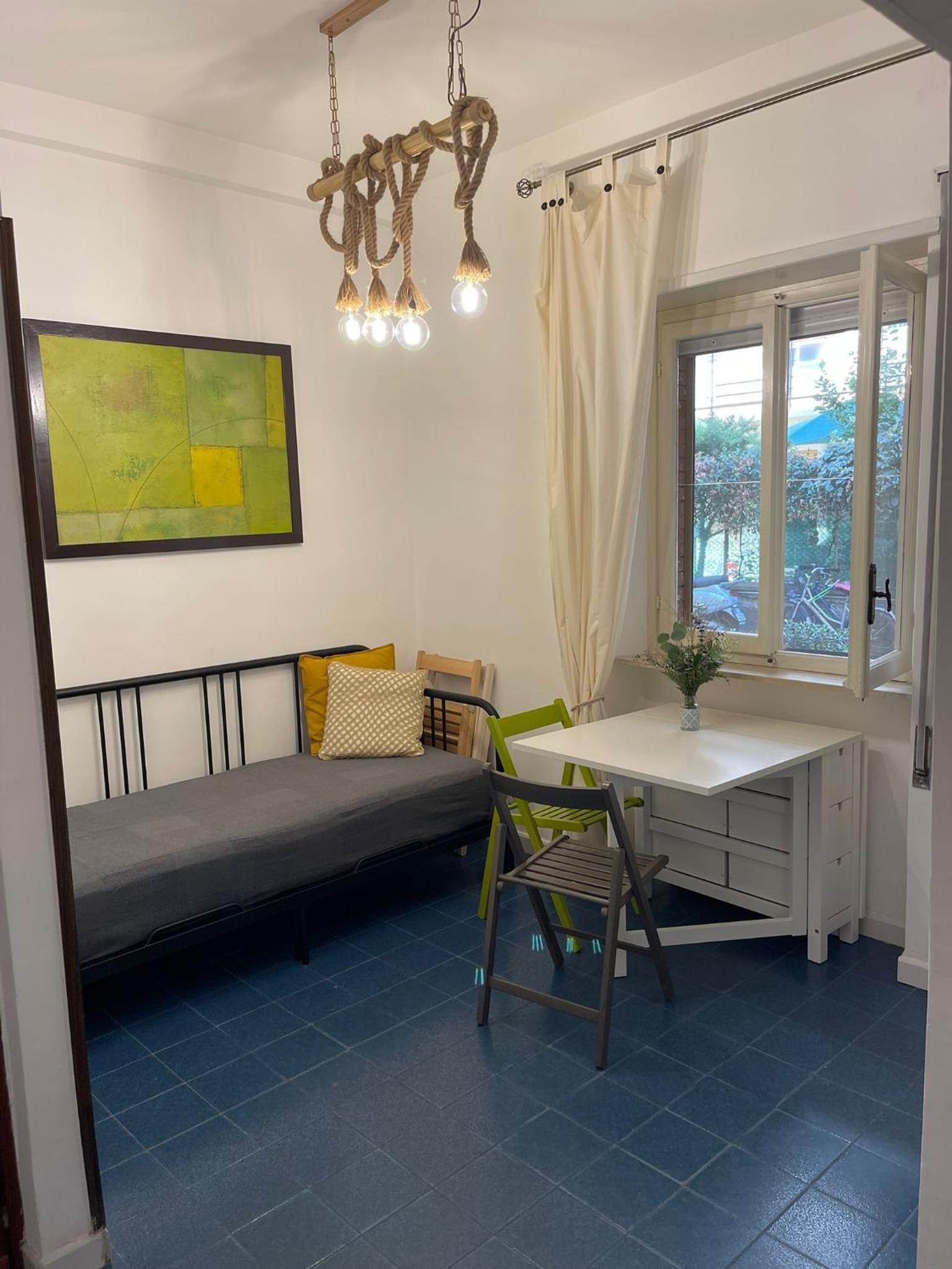 One-Bedroom Apartment photo 1