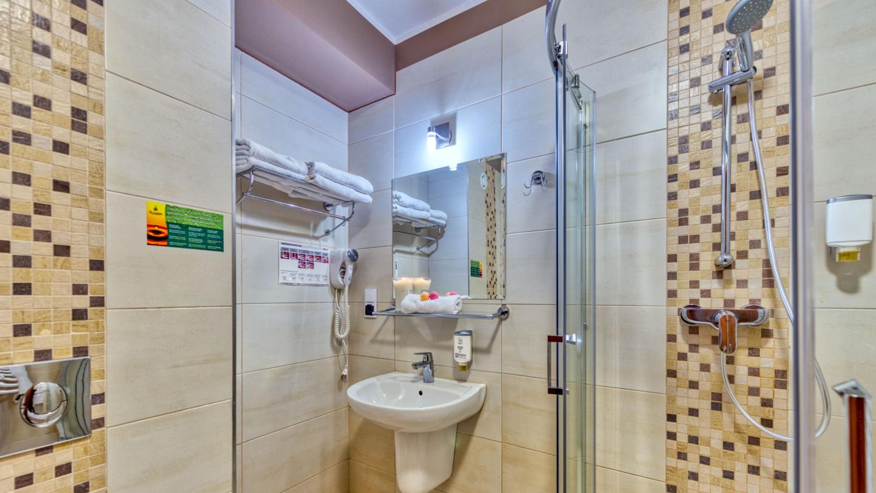 Standard Double Room - Photo 5
