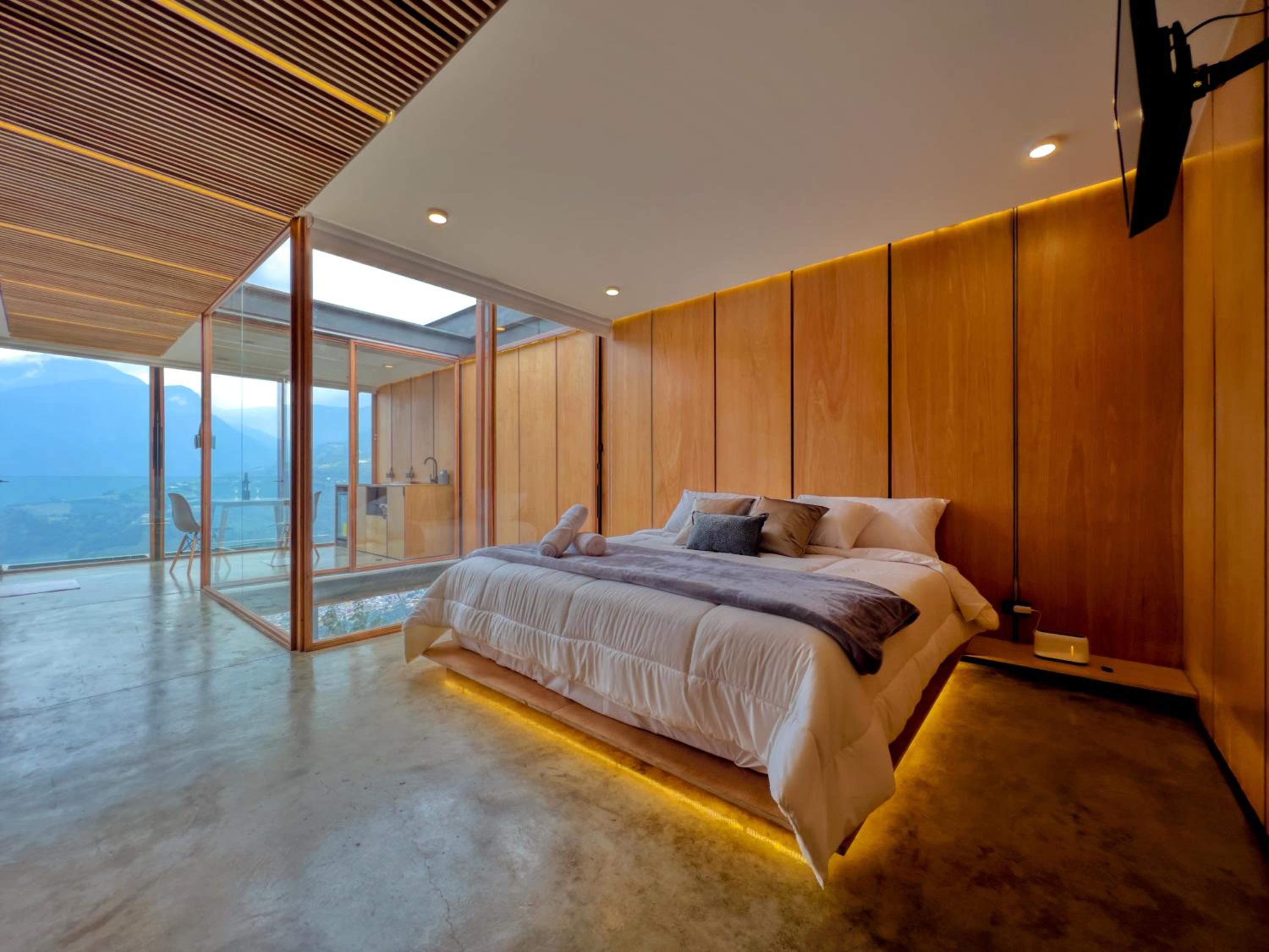 Deluxe Bungalow photo 2