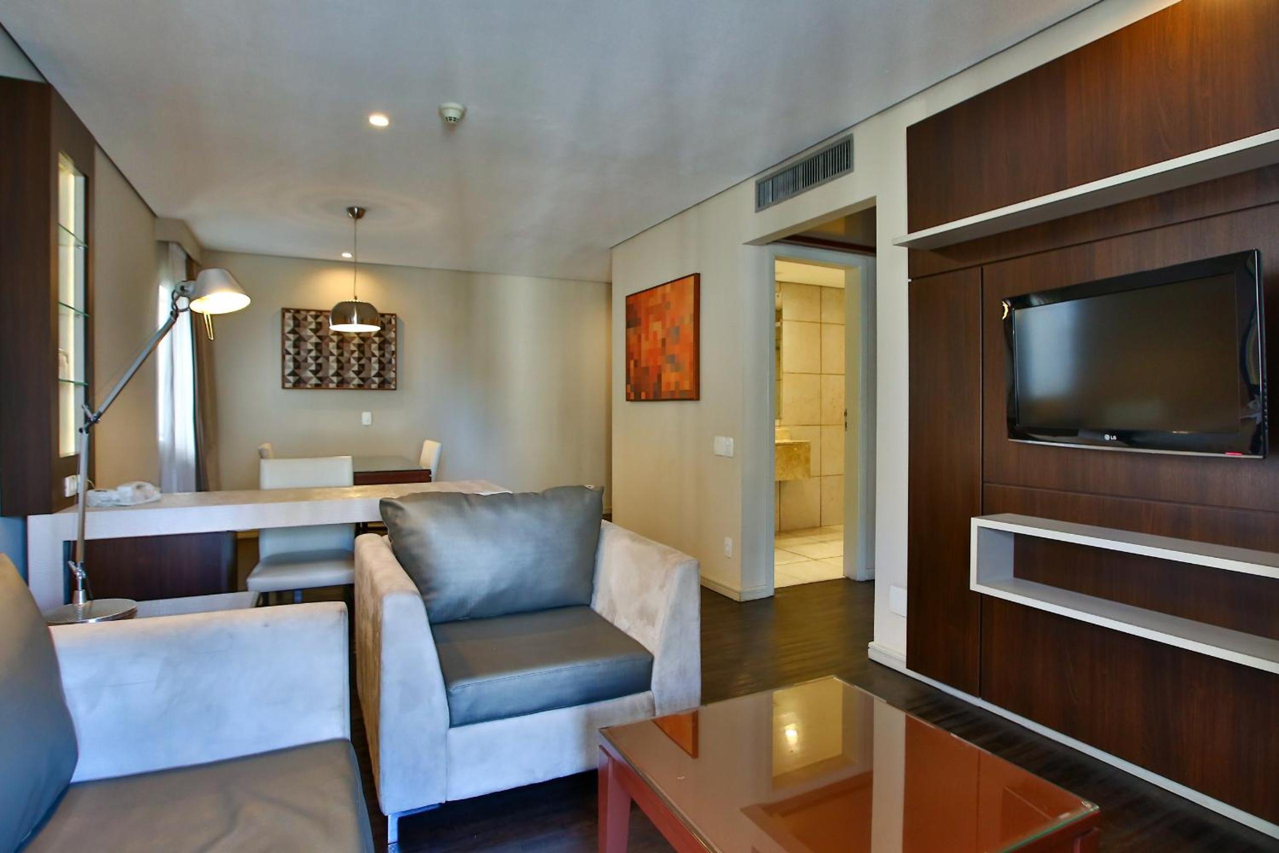 Executive Twin Suite thumbnail 5
