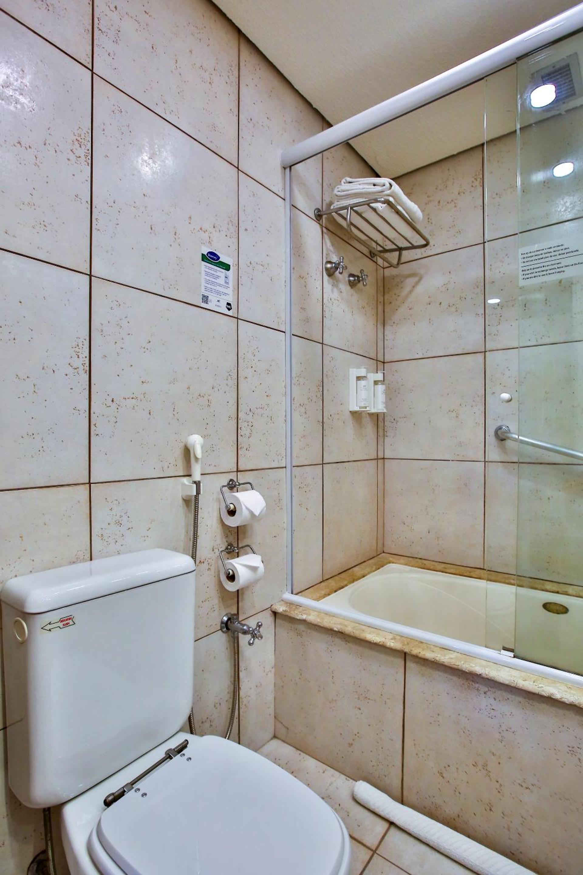 Superior Double Room thumbnail 5