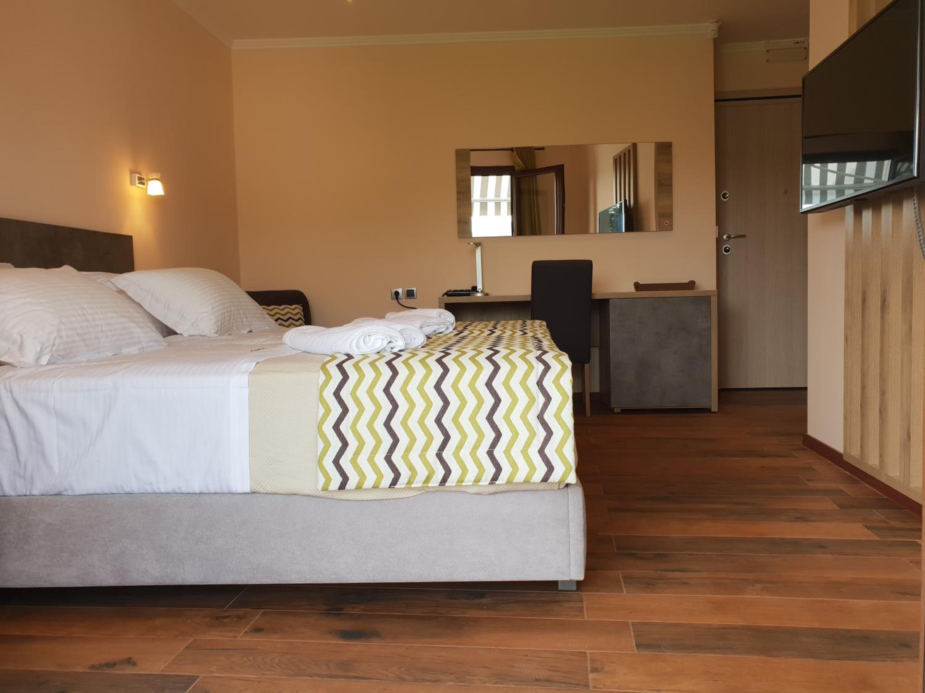 Deluxe Twin Room photo 3
