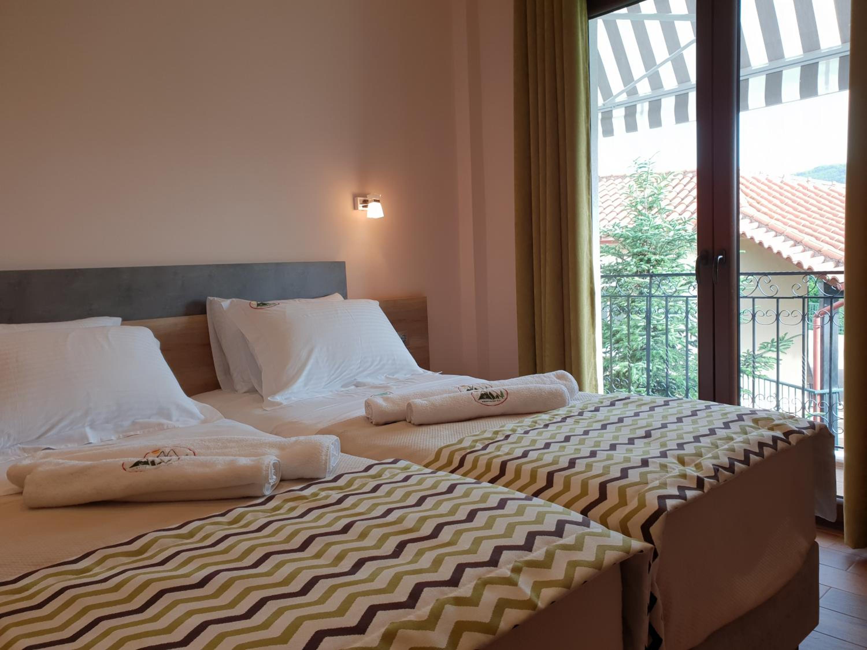 Deluxe Twin Room photo 3