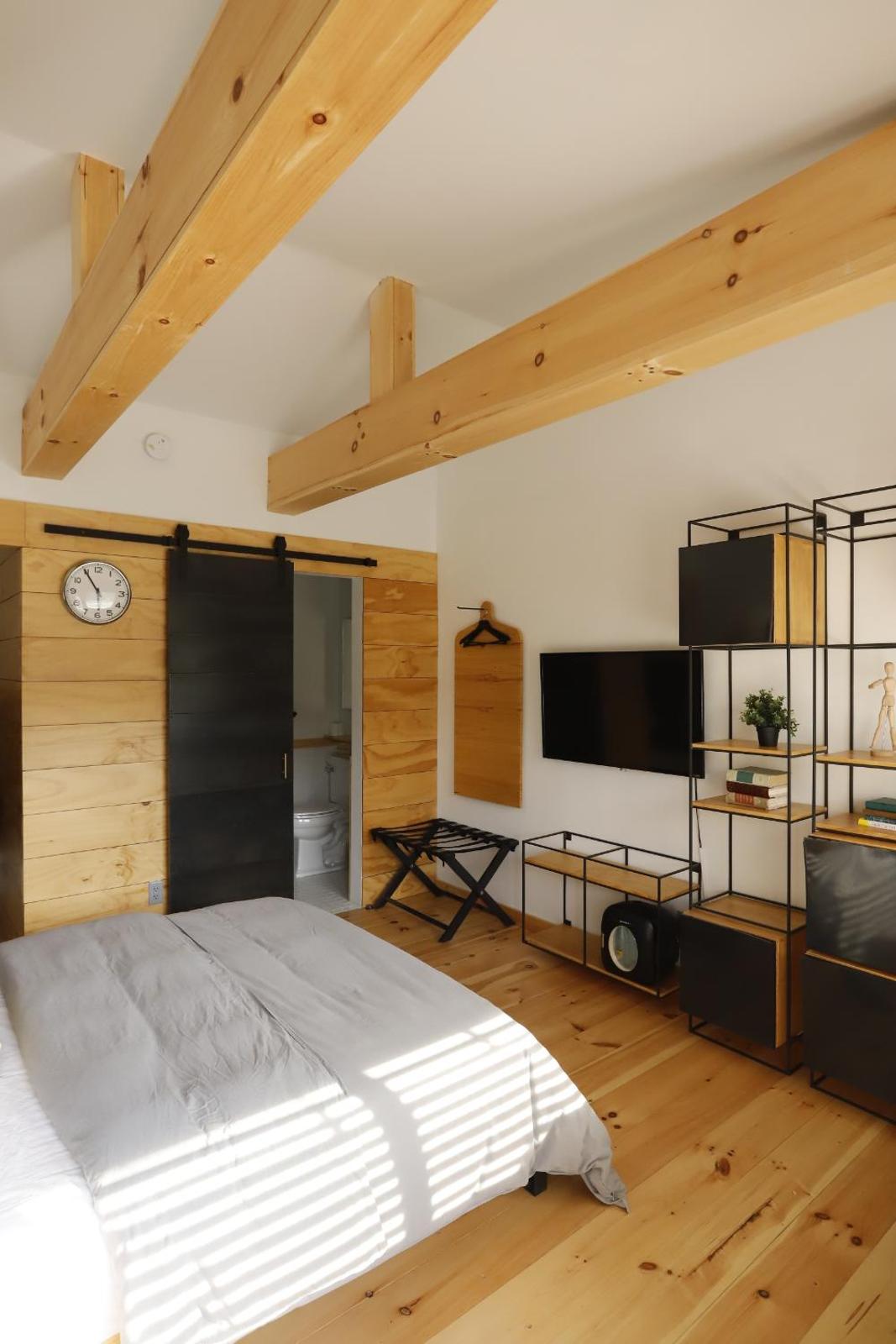 Double Room with Private Bathroom - Photo 13