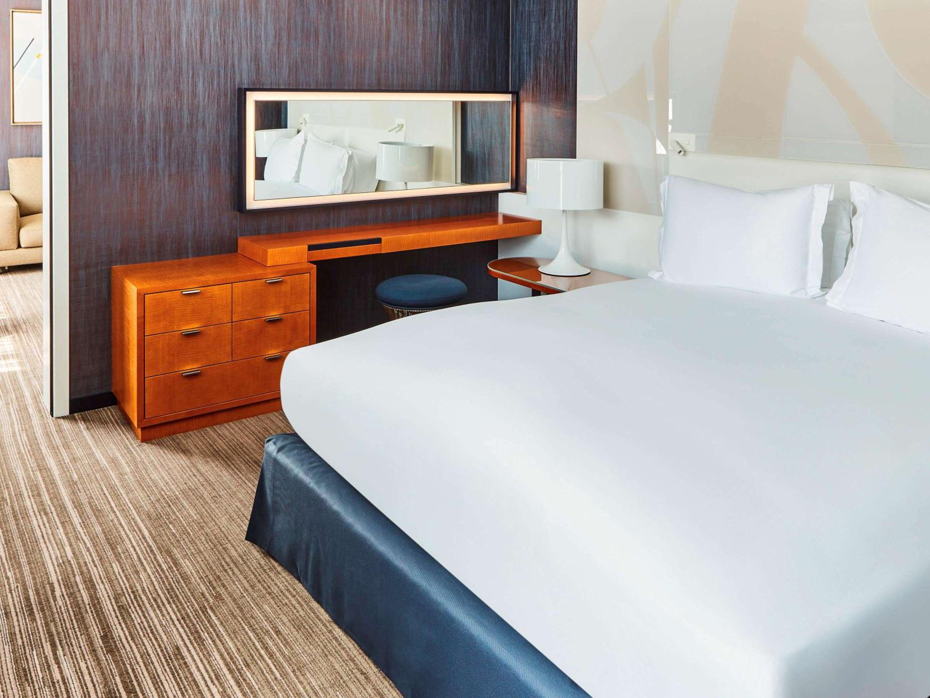 Prestige King Suite - Photo 8