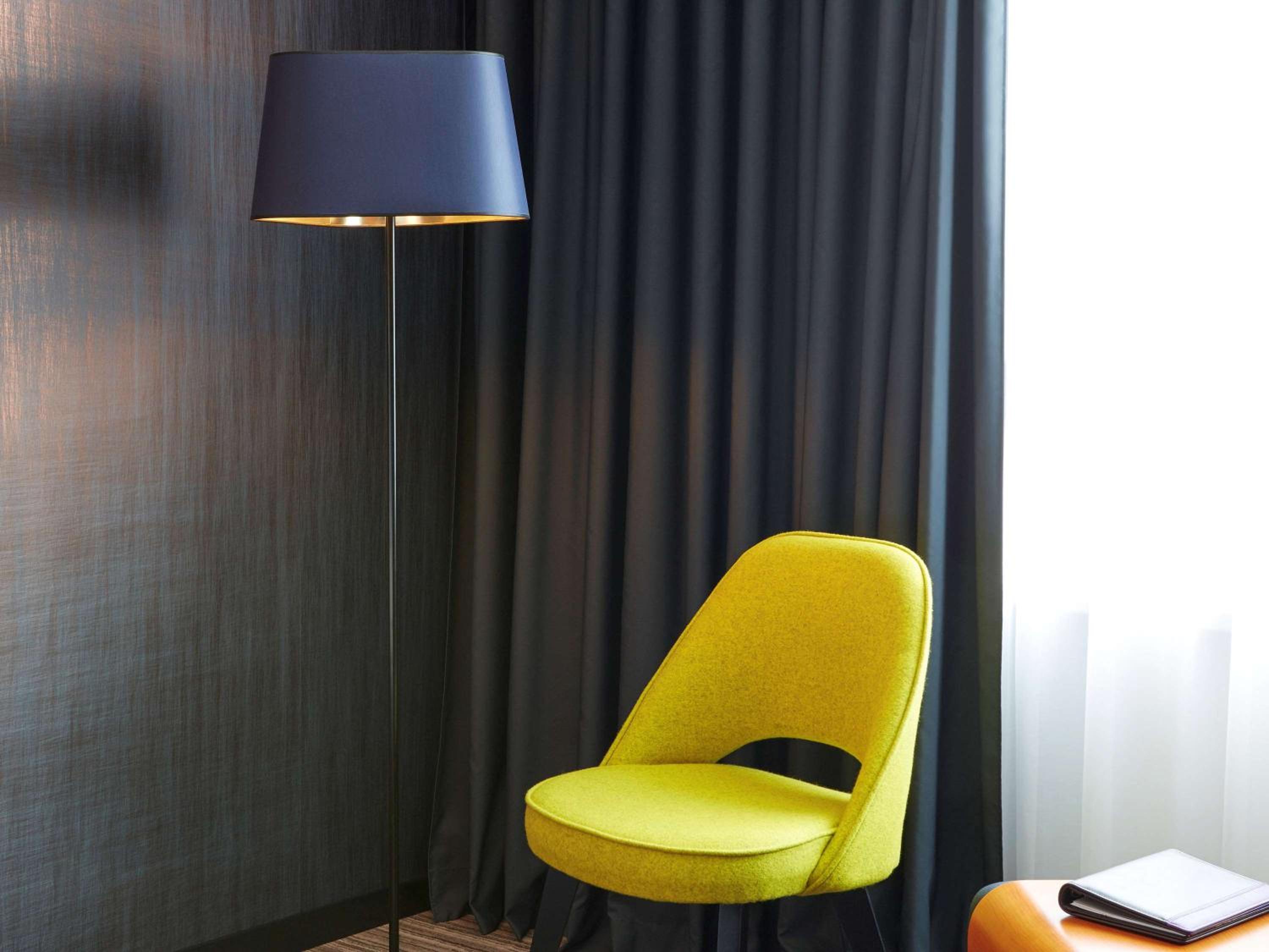 Junior Suite with King Bed and Working Space - Photo 4