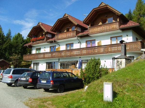 Apartment with Mountain View photo 3