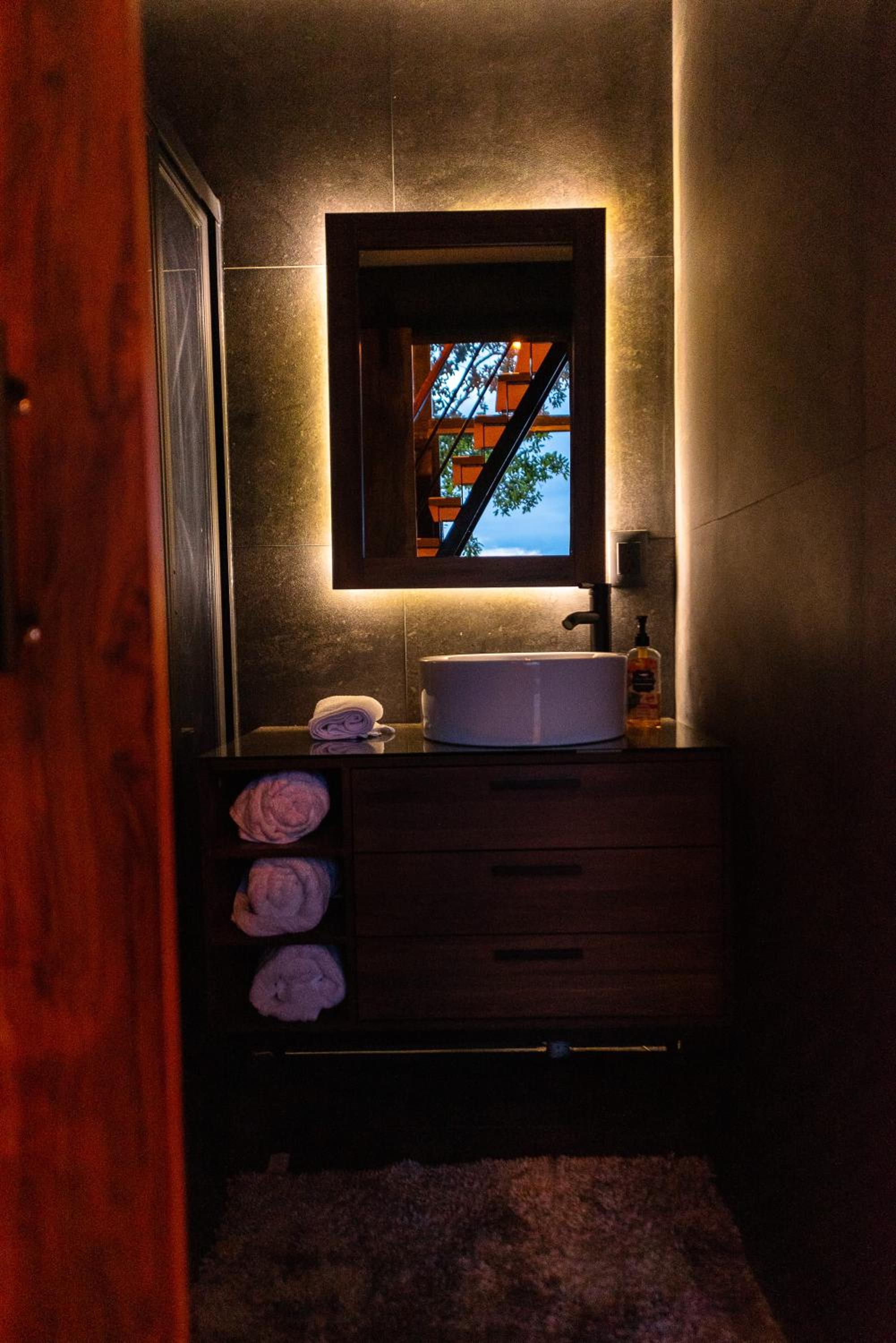 Superior Suite - Photo 23