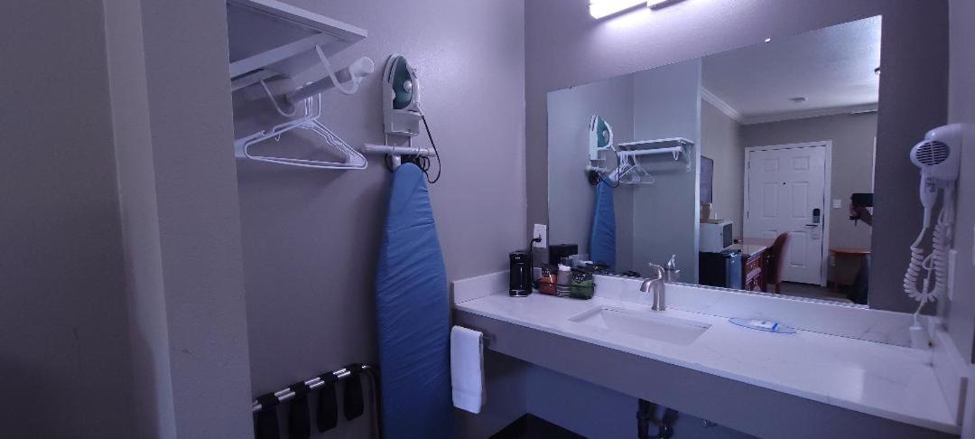 Queen Room photo 3