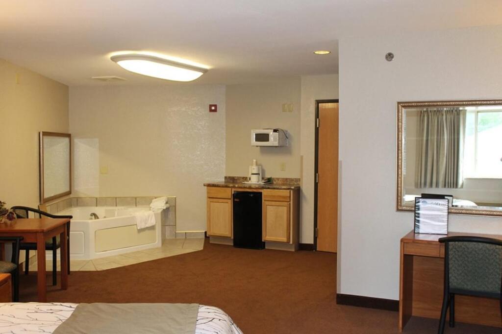 King Room with Spa Bath