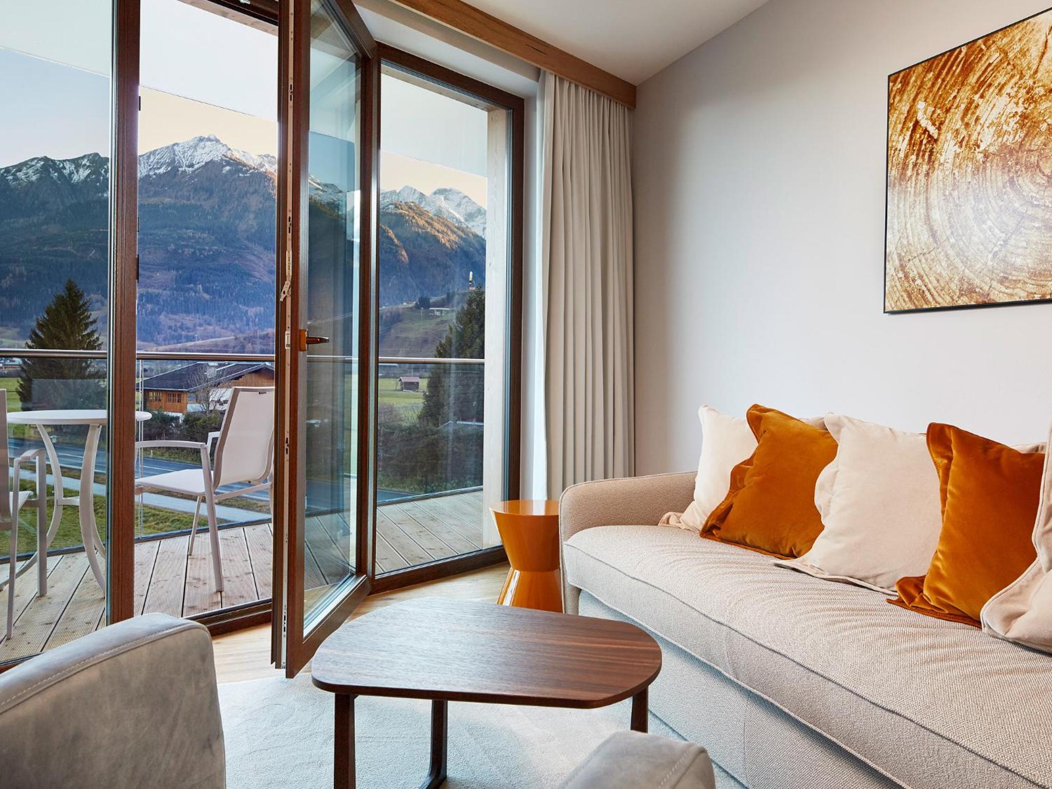 One-Bedroom Apartment with Balcony or Terrace - Photo 6