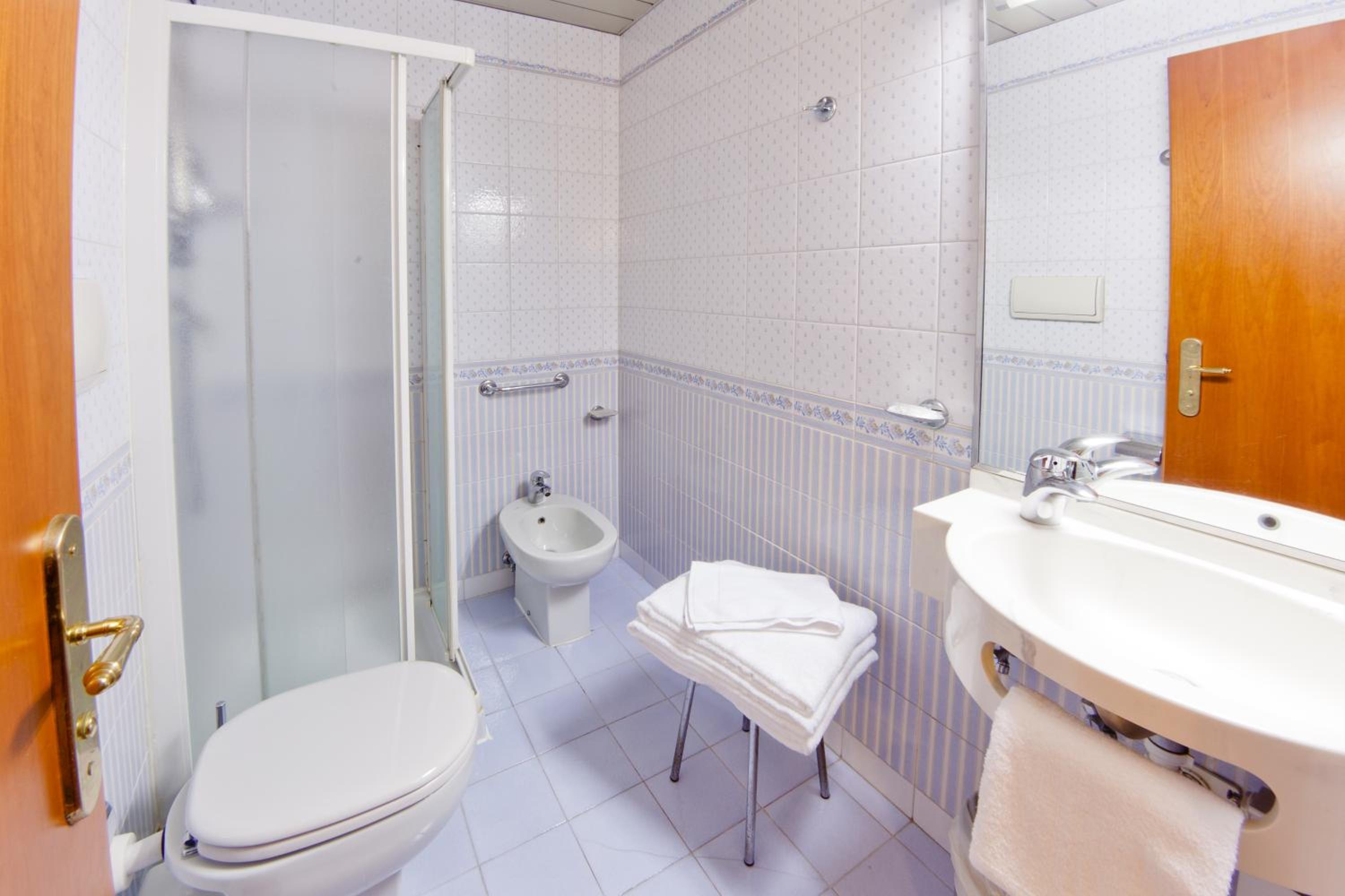 Quadruple Room - Photo 2