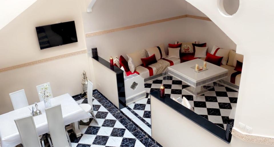 Four-Bedroom House - Photo 43