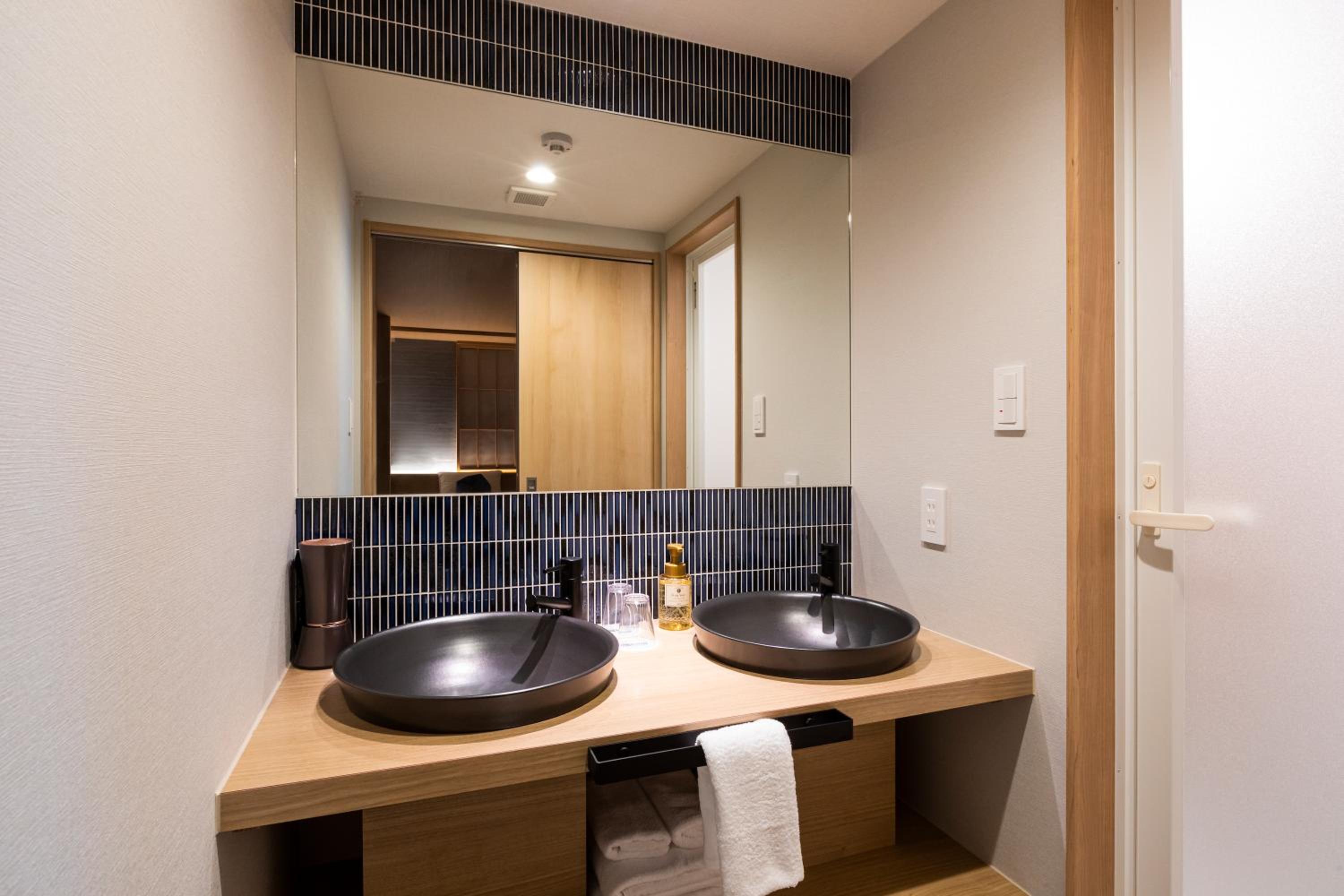 Deluxe Twin Room - Photo 9