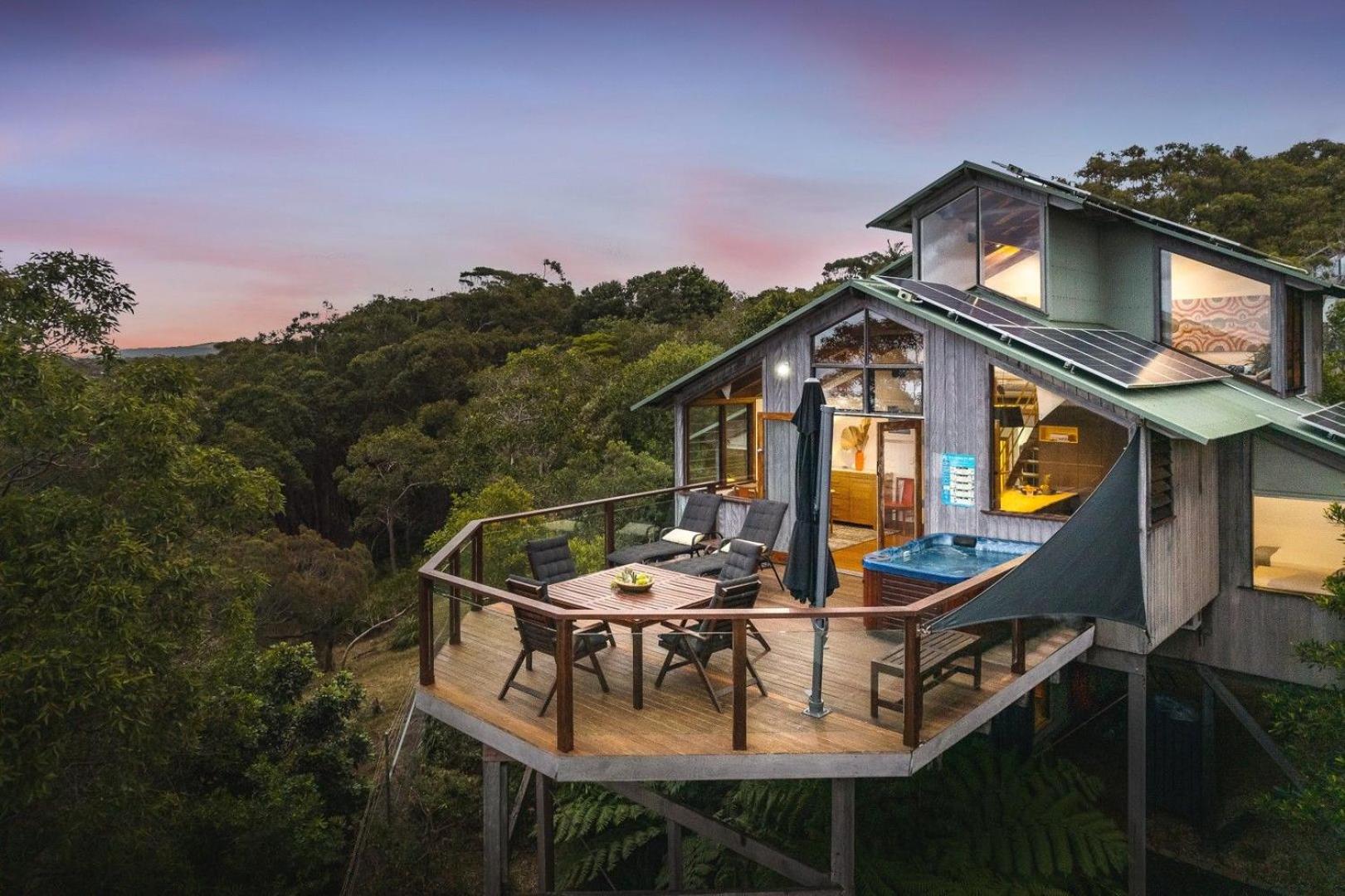 Two-Bedroom House with Hot Tub - Treetop (Sandpiper) photo 3