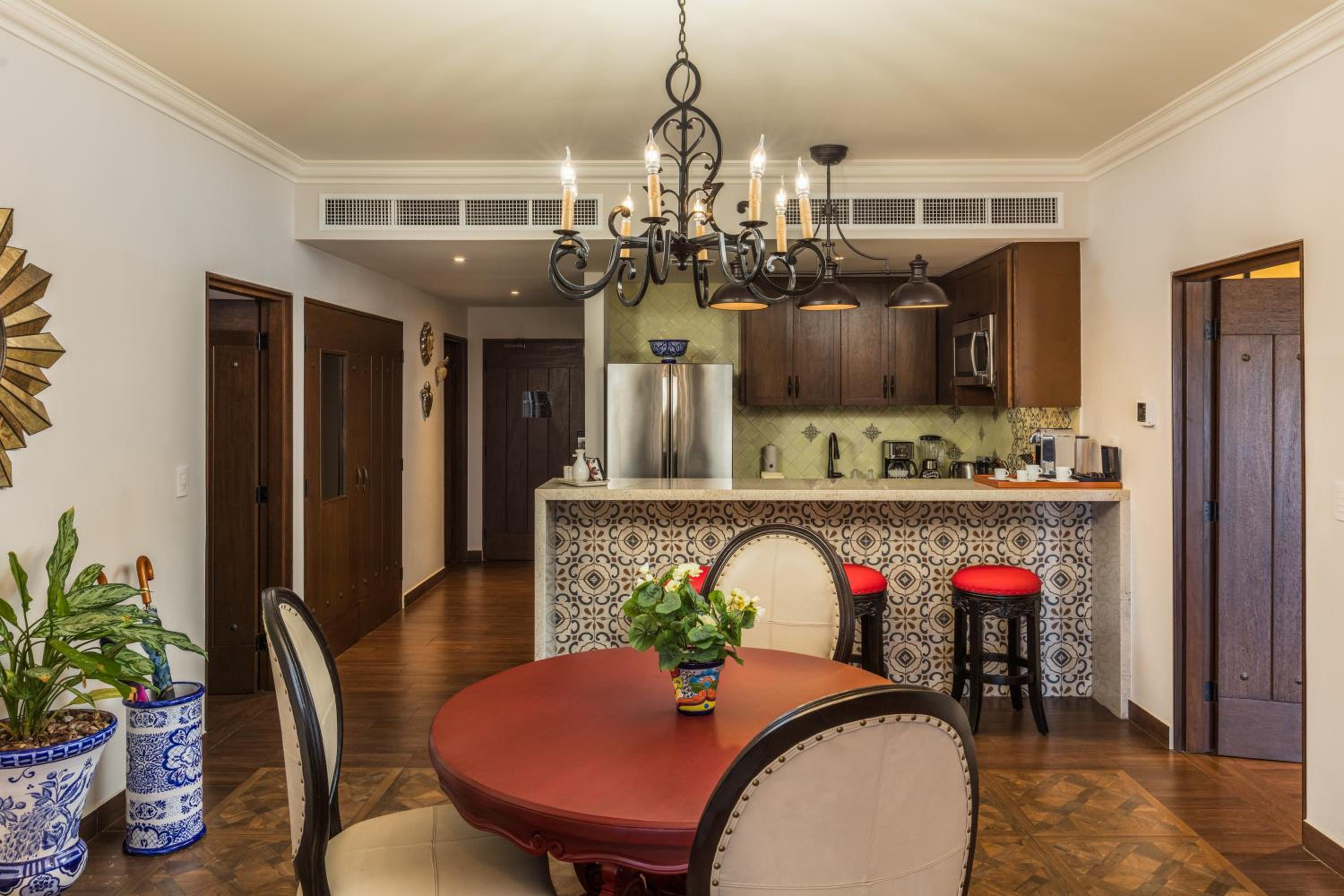 Two-Bedroom Suite - Photo 2