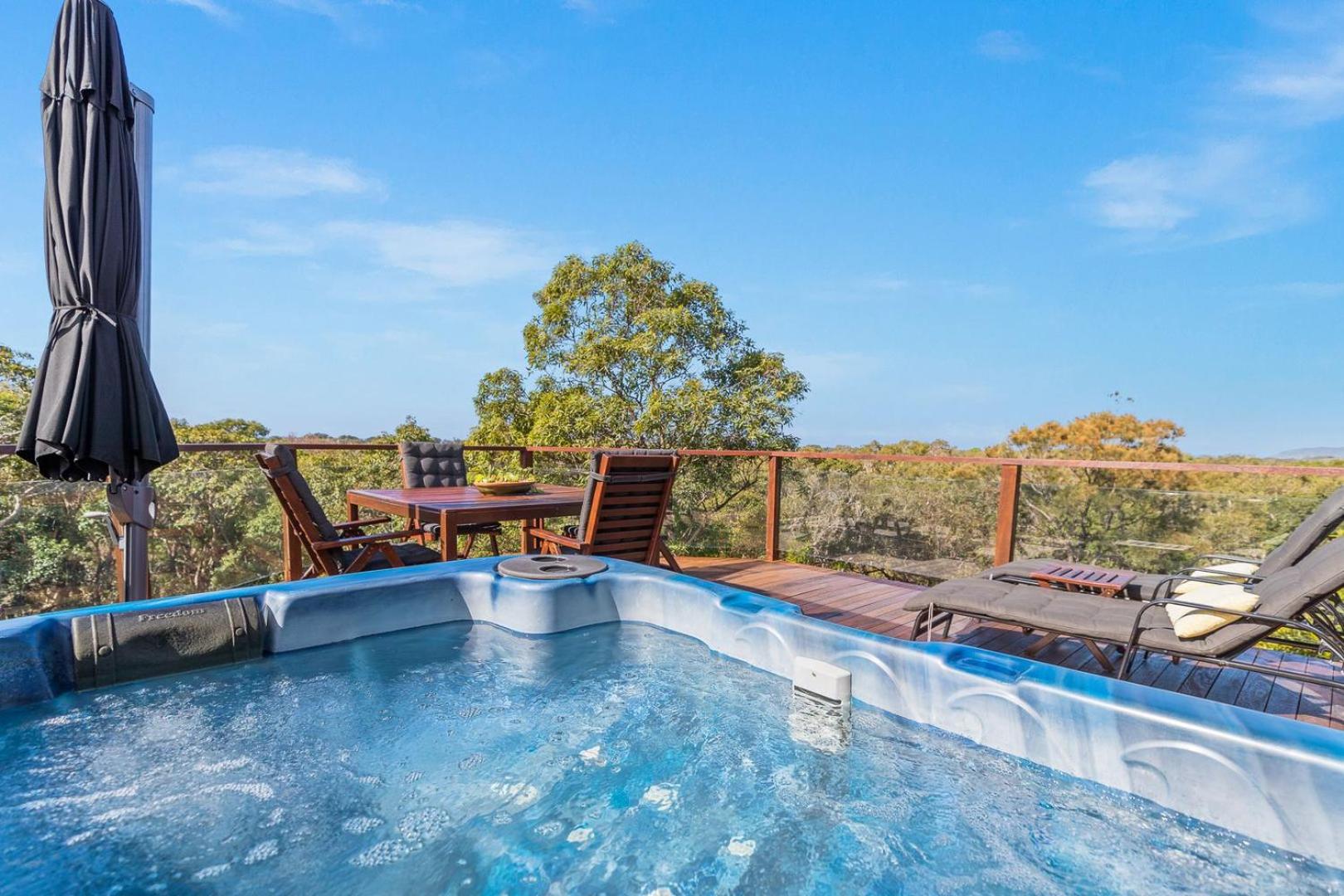 Two-Bedroom House with Hot Tub - Treetop (Sandpiper) photo 2