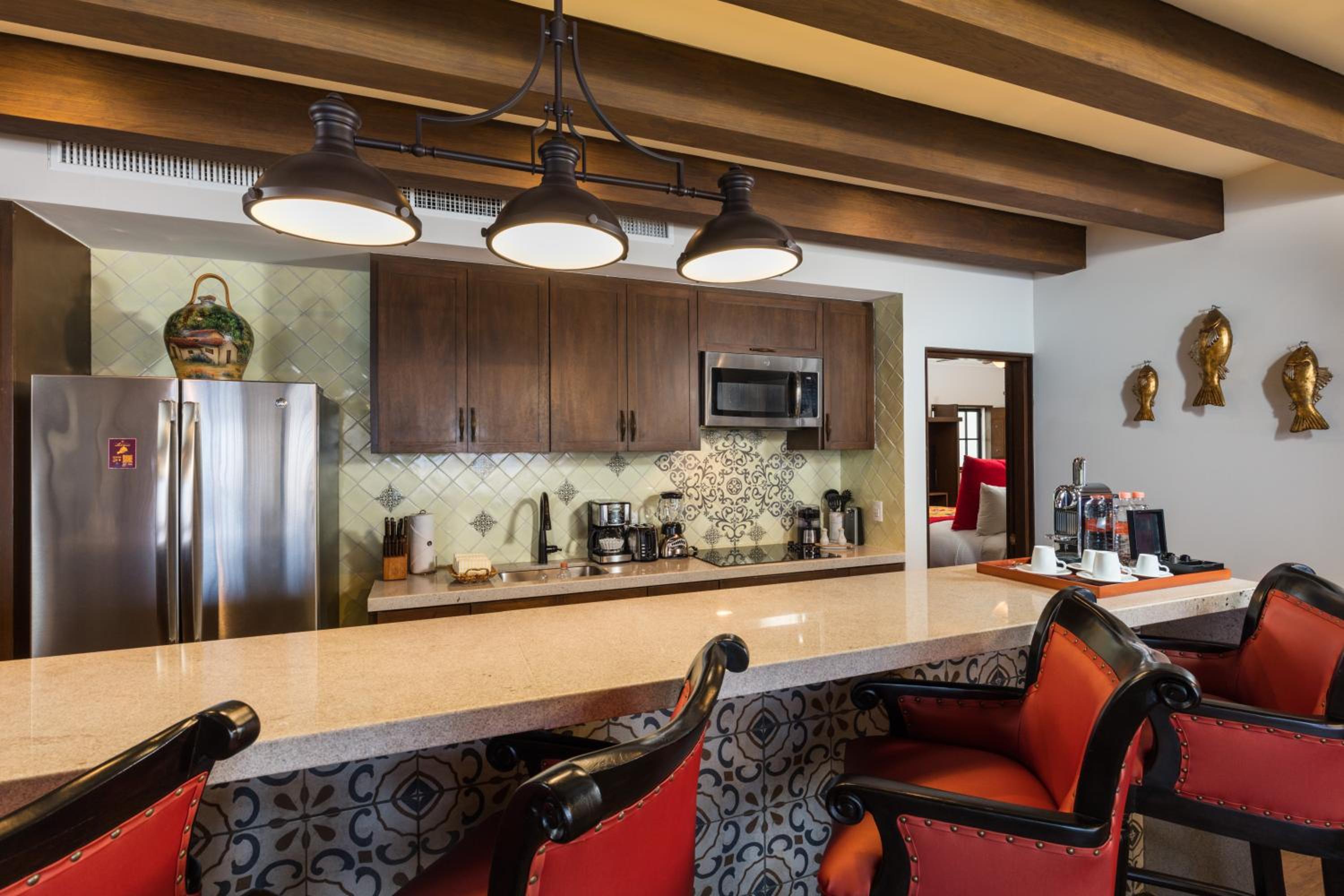 Three-Bedroom Suite - Photo 9