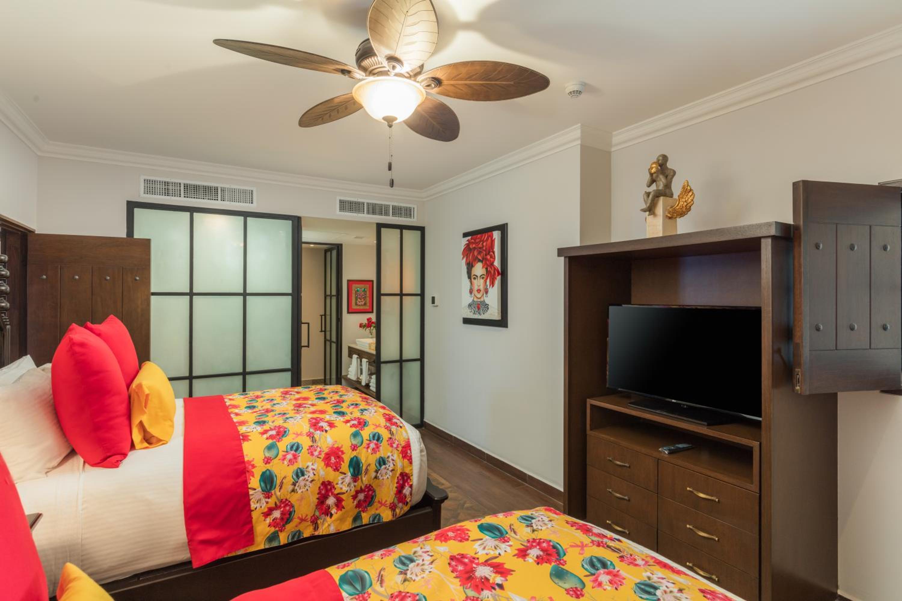 Three-Bedroom Suite - Photo 7
