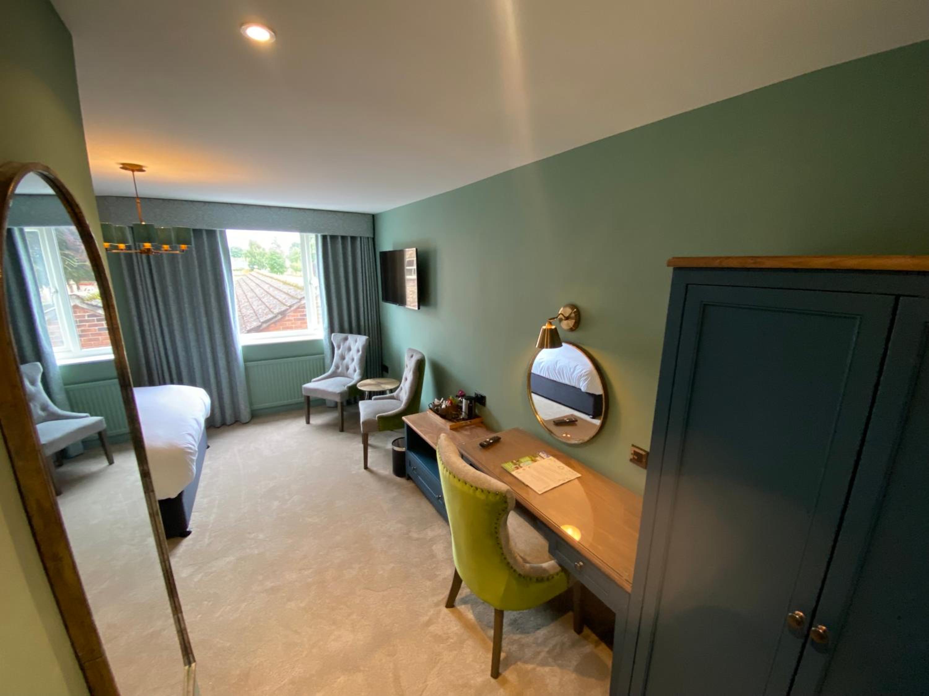 King Room (No Pets) - Photo 10