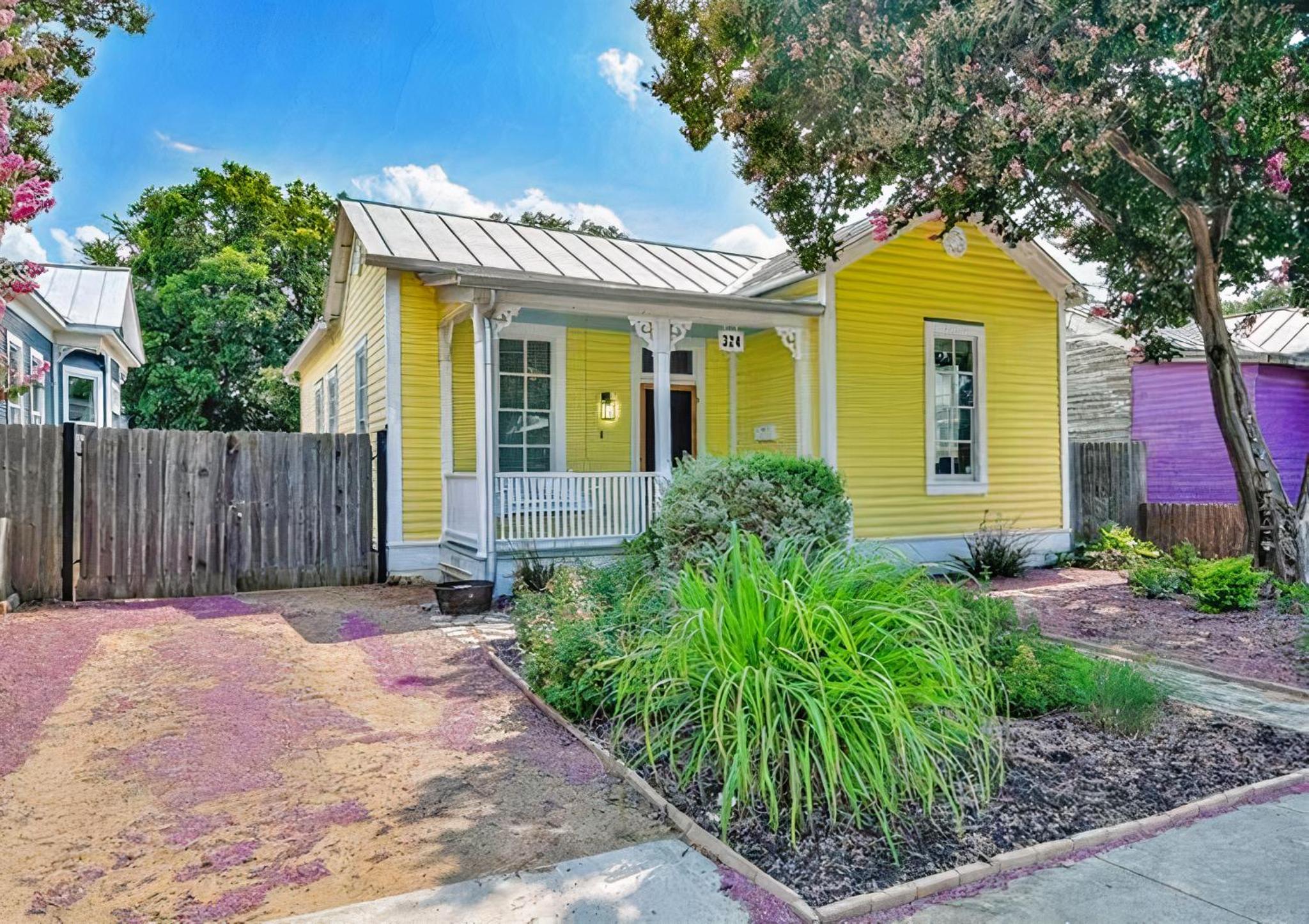 Two-Bedroom House - Photo 12