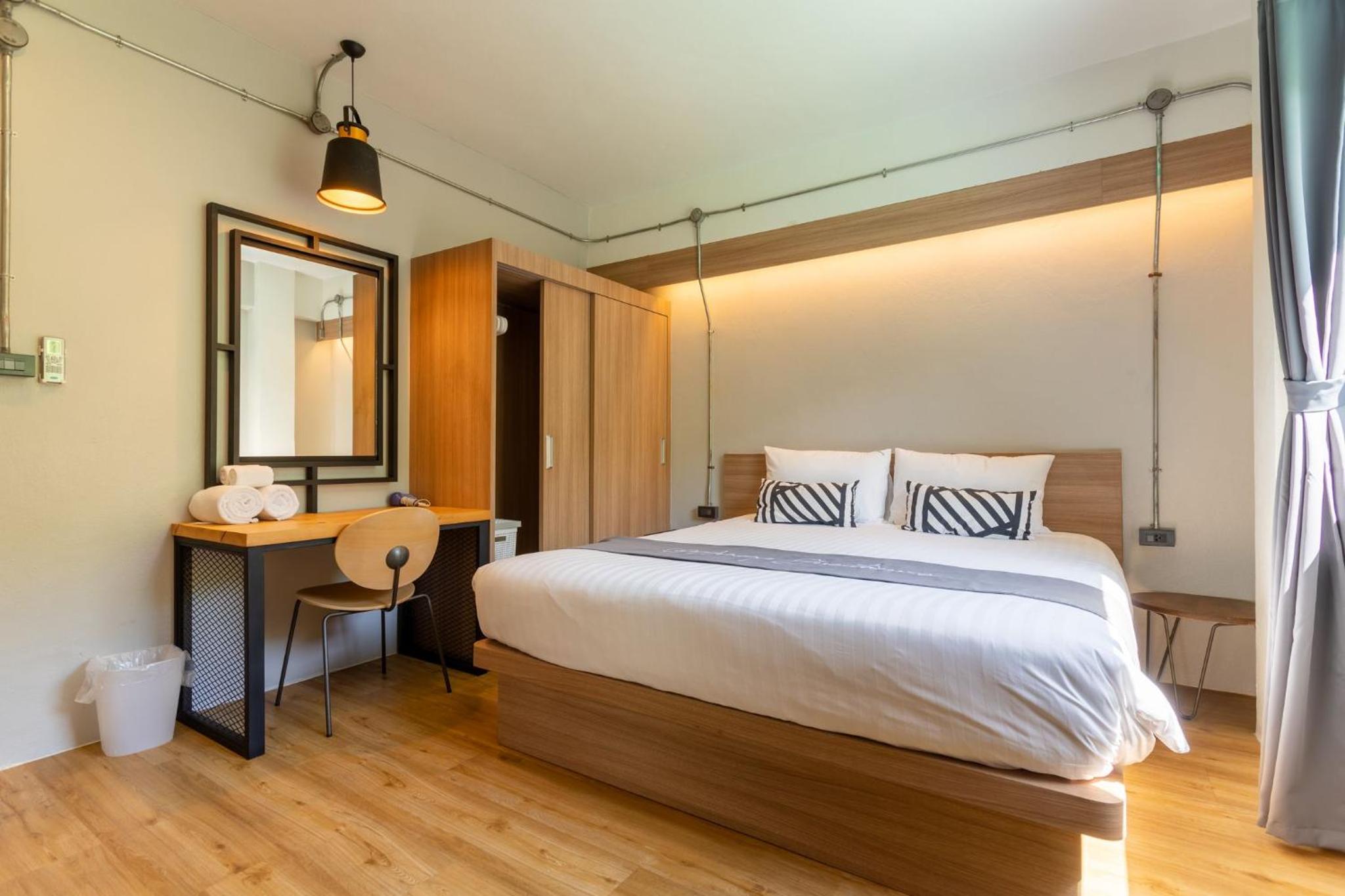 One-Bedroom Suite - Photo 4