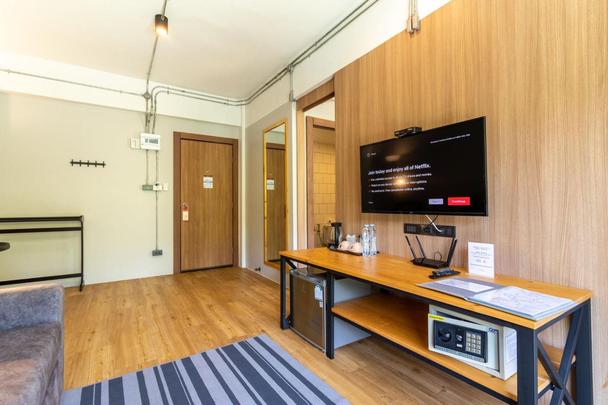 One-Bedroom Suite - Photo 13