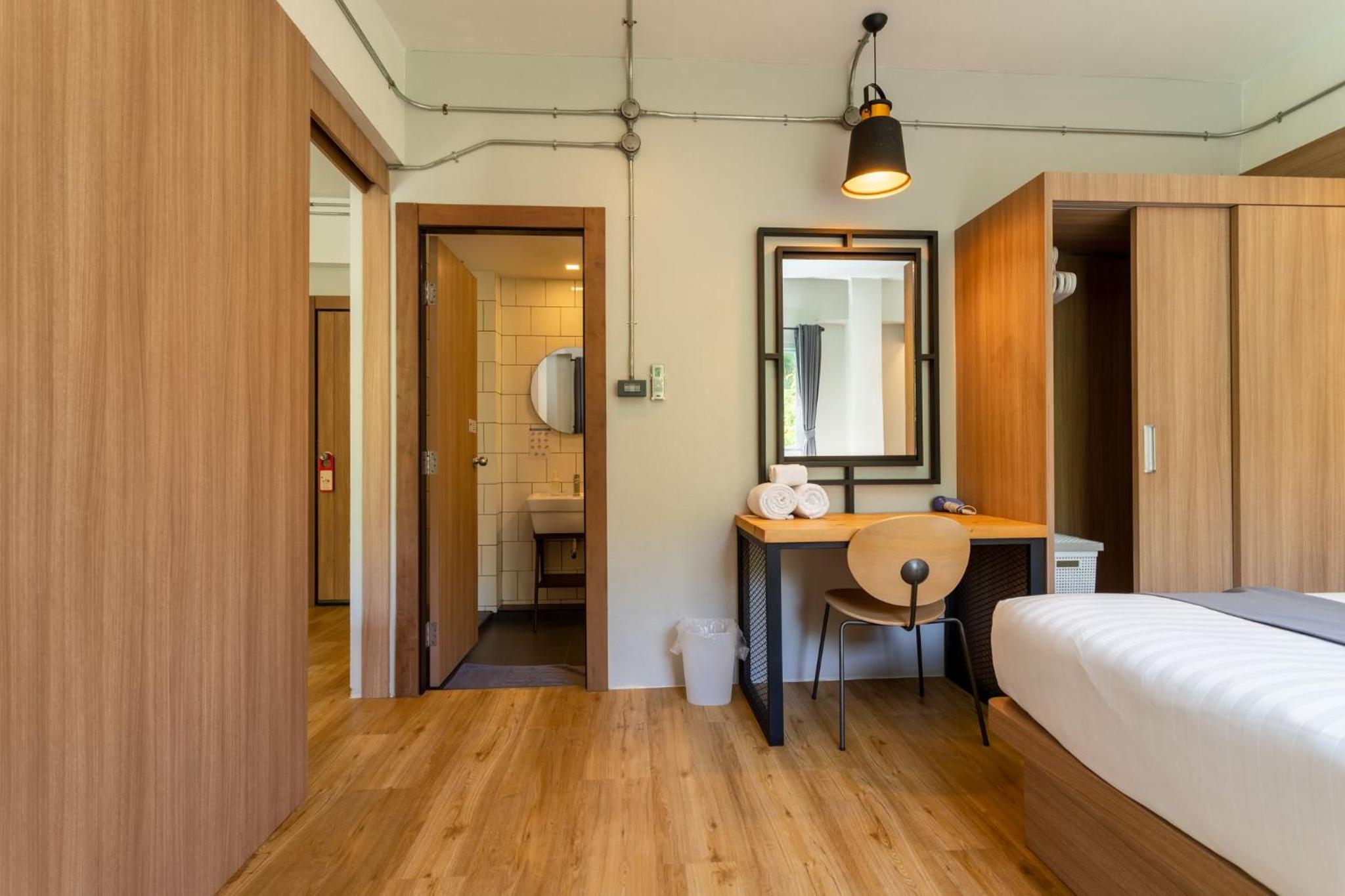 One-Bedroom Suite - Photo 10