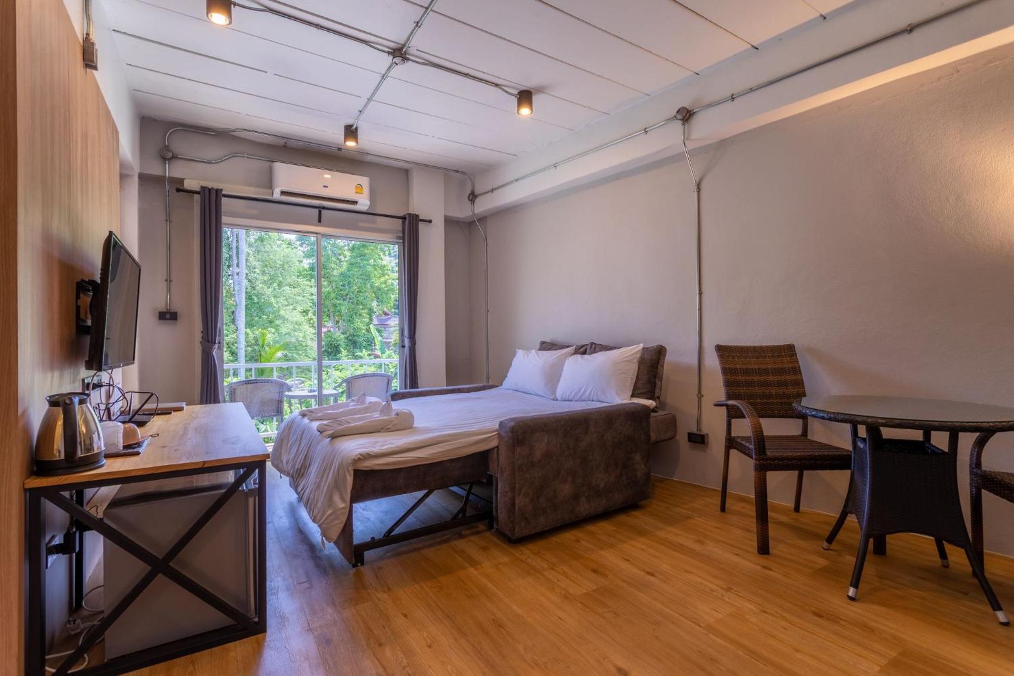 One-Bedroom Suite - Photo 11