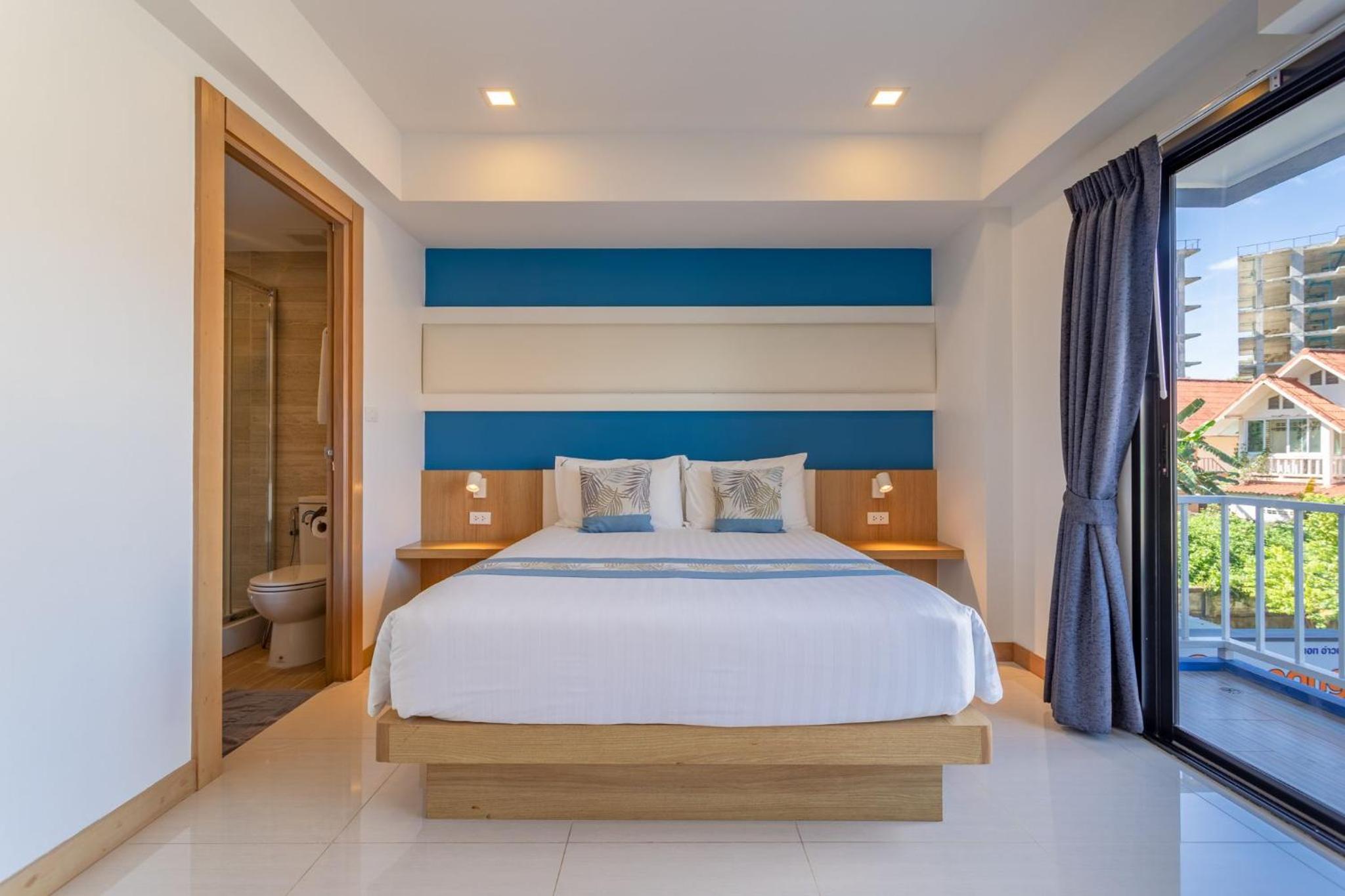 Queen Room with Balcony photo 3