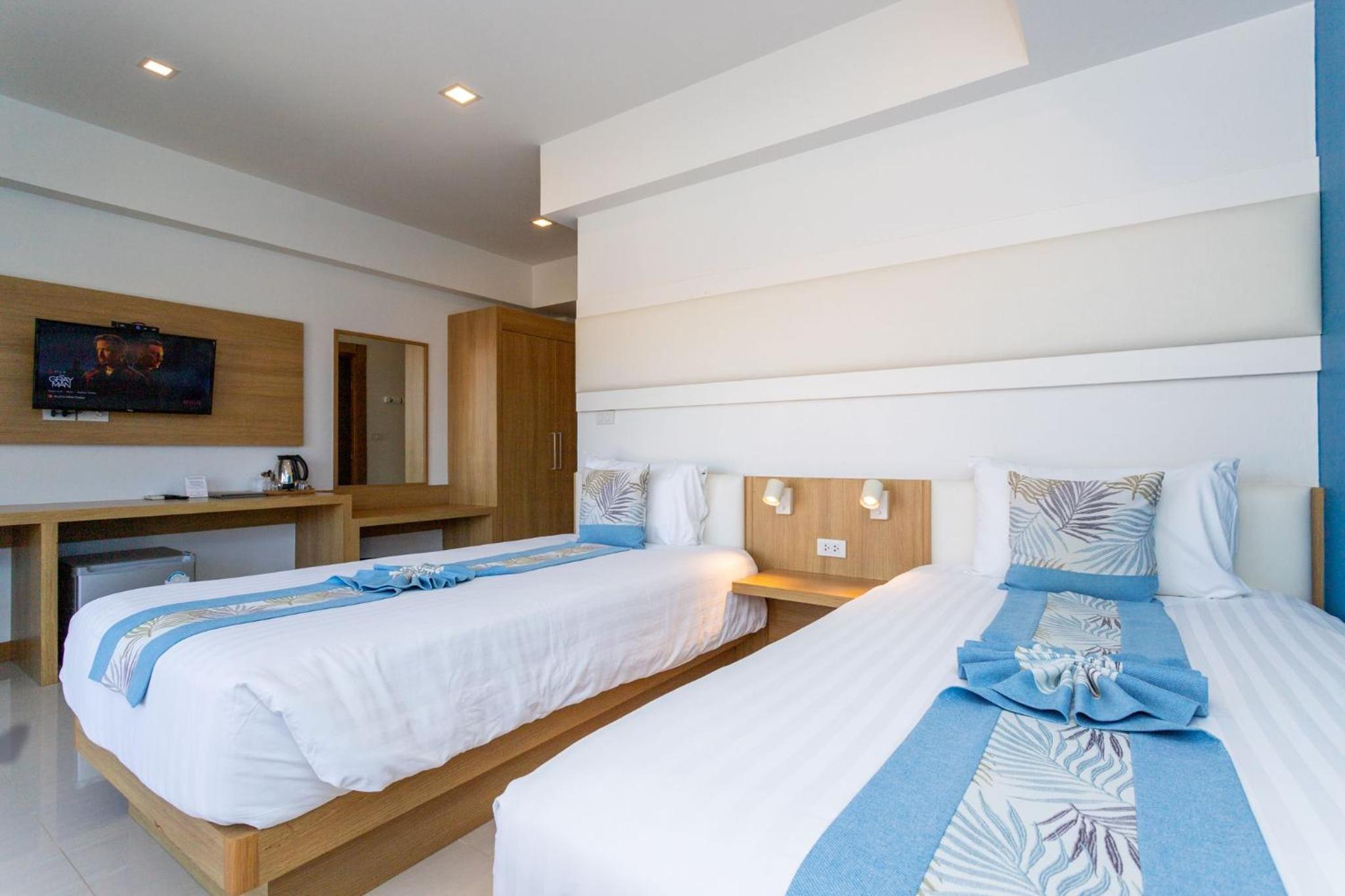 Twin Room with Balcony - Photo 1