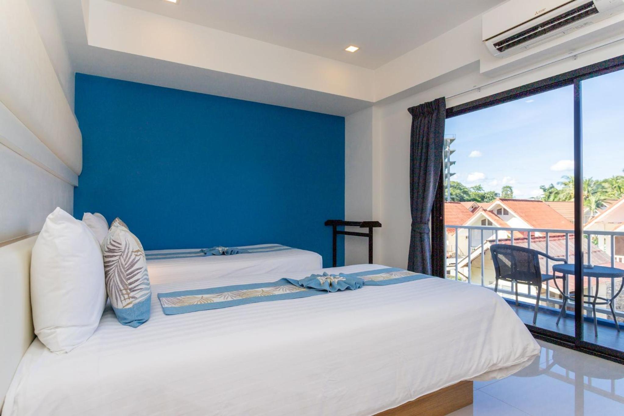 Twin Room with Balcony - Photo 7