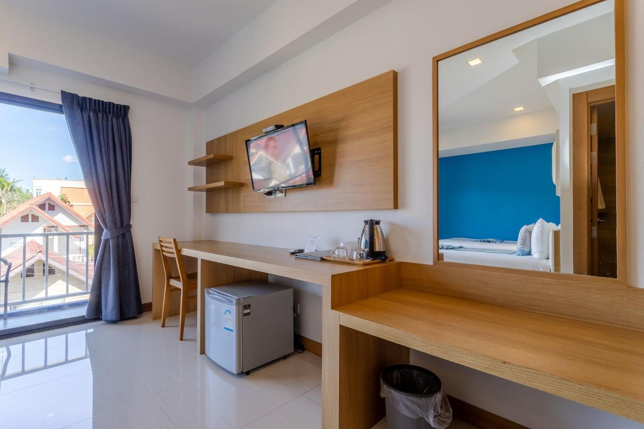 Twin Room with Balcony - Photo 4