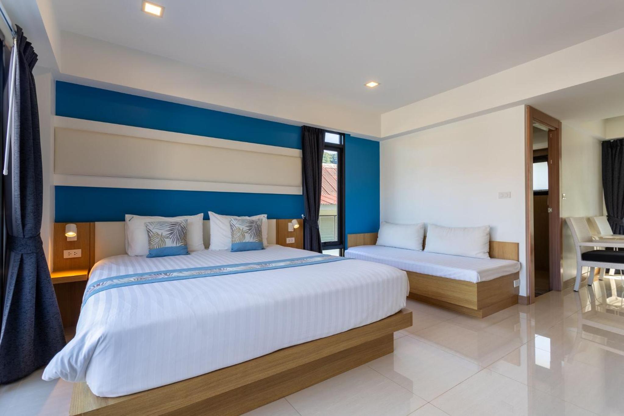 Deluxe King Room - Photo 3