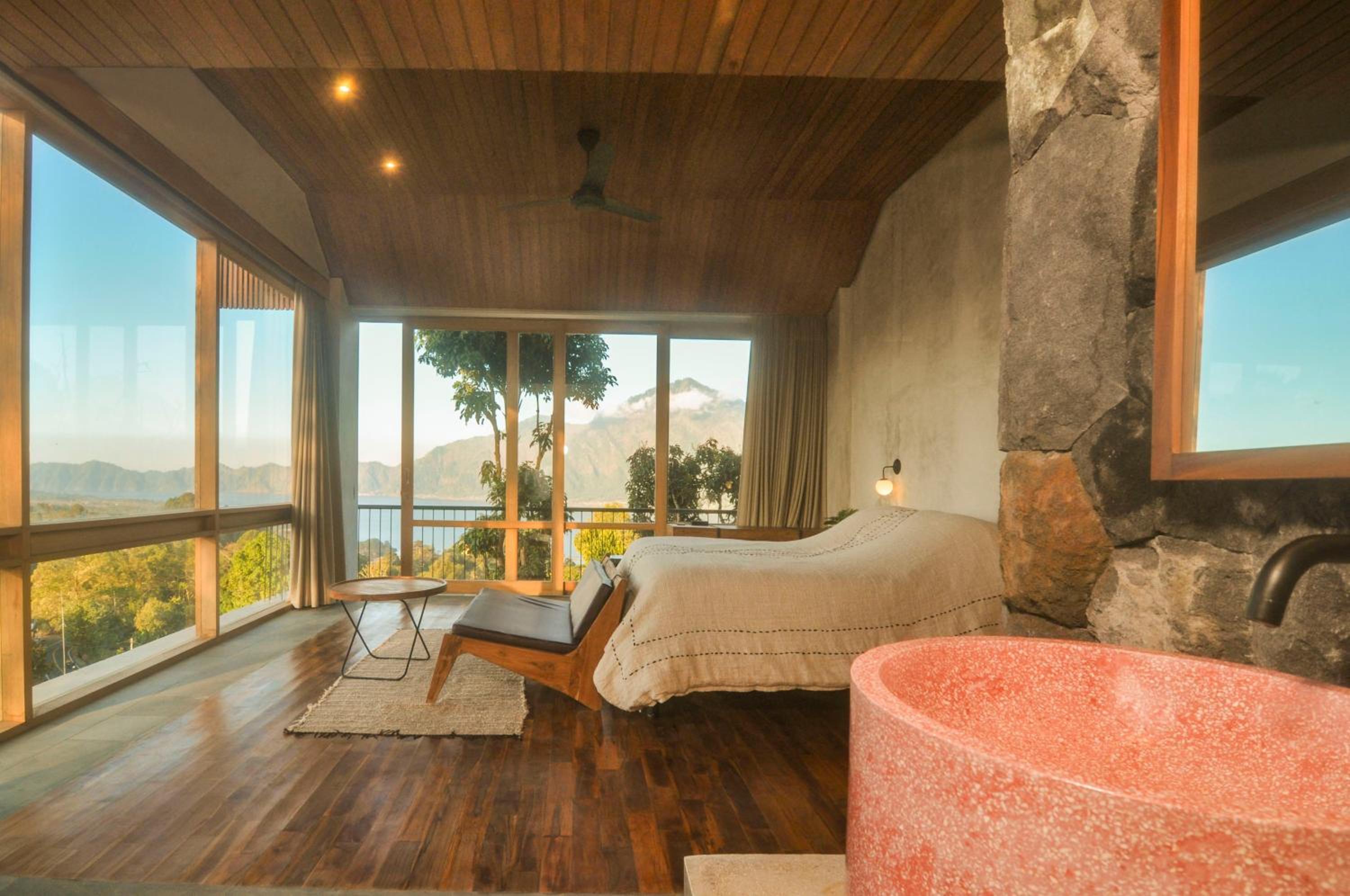 Suite Mountain View with Free Daily Two-Bottles Beer