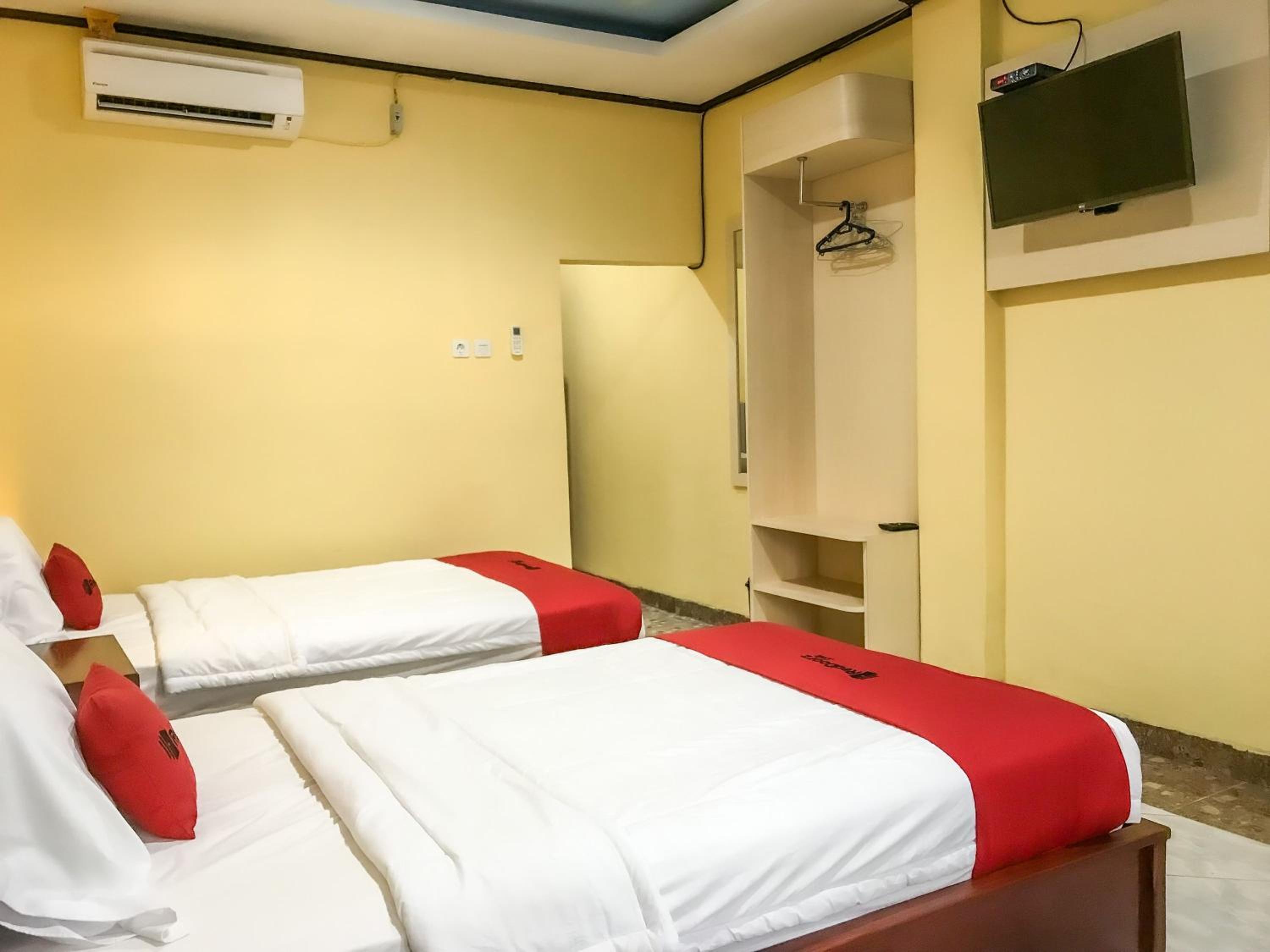 Deluxe Twin Room photo 2