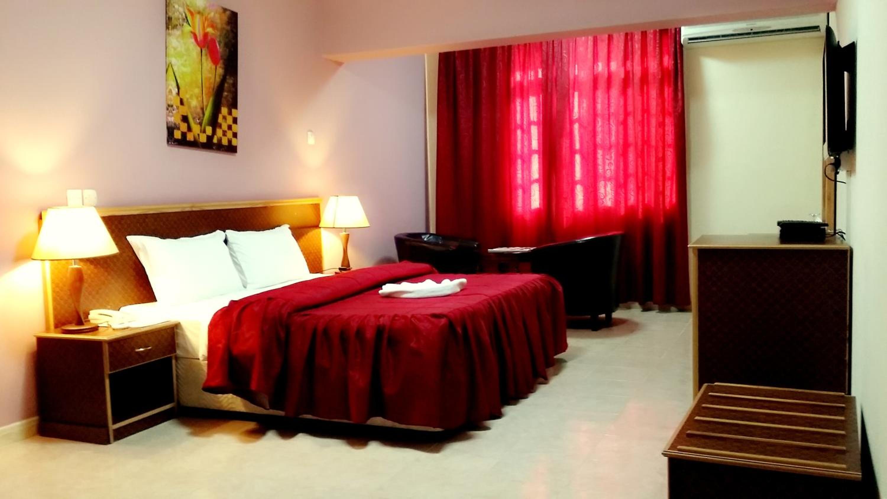 Deluxe Double Room - Photo 16
