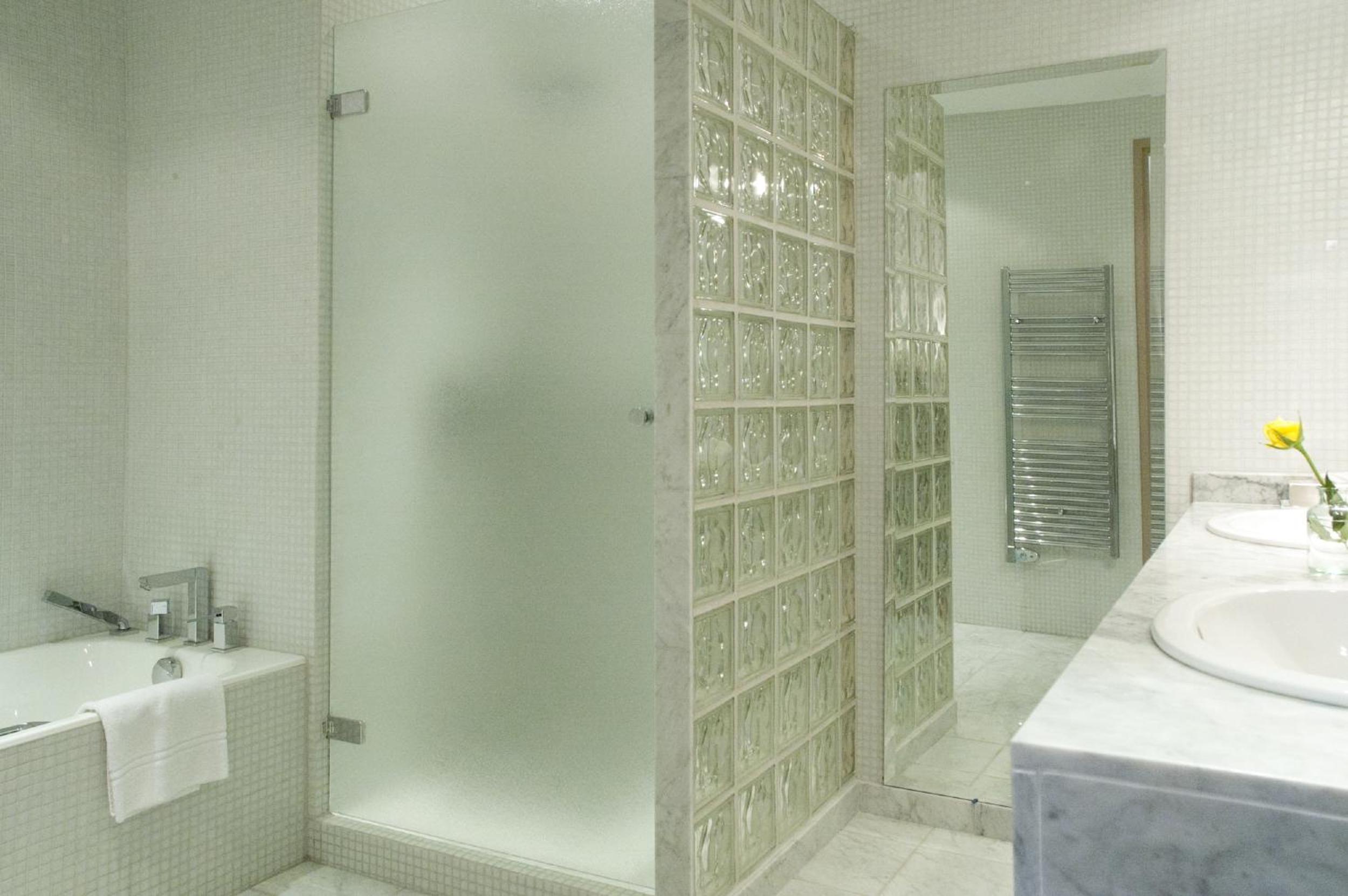 Deluxe Junior Suite photo 2
