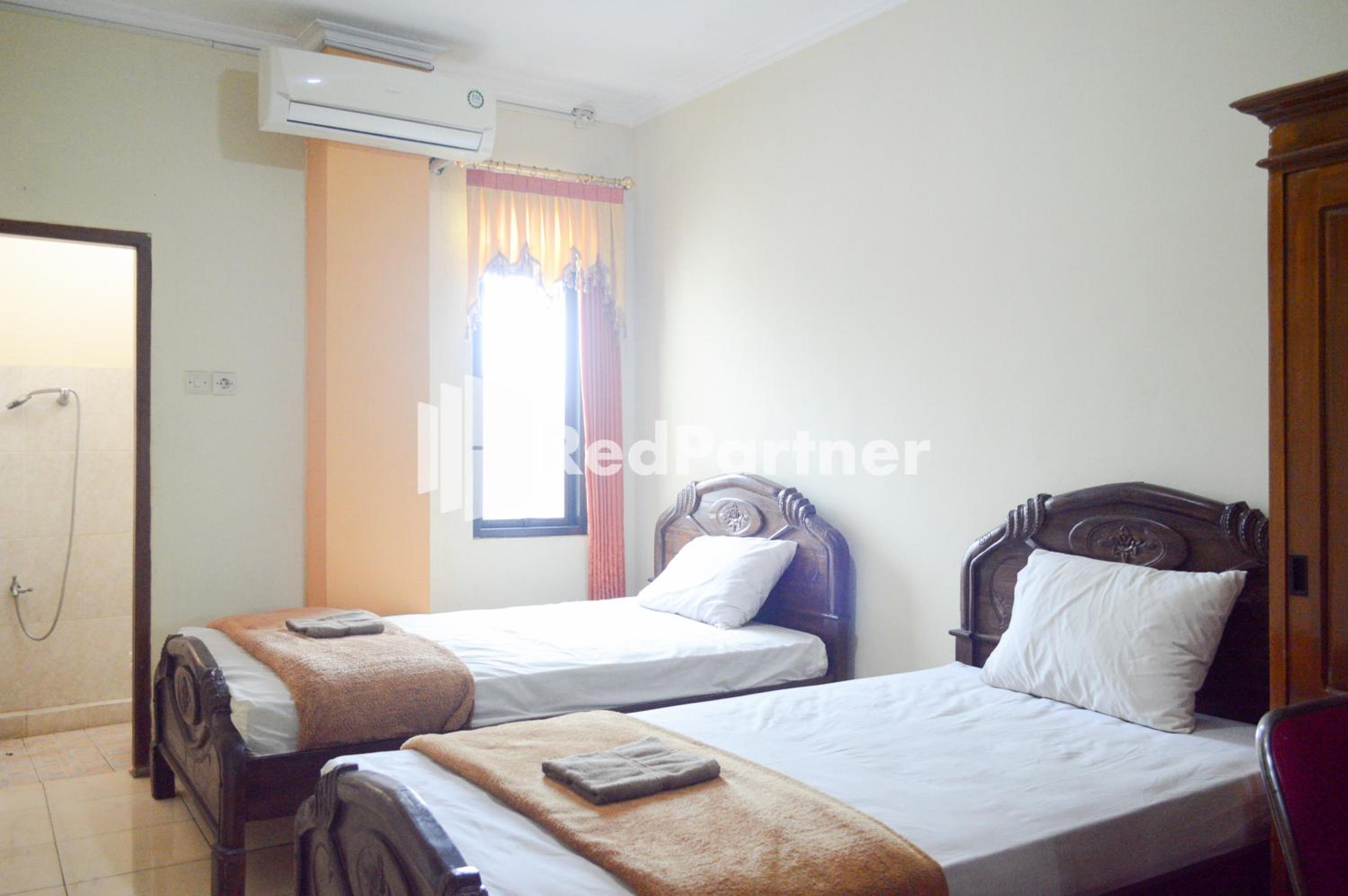 Twin Room - Photo 1