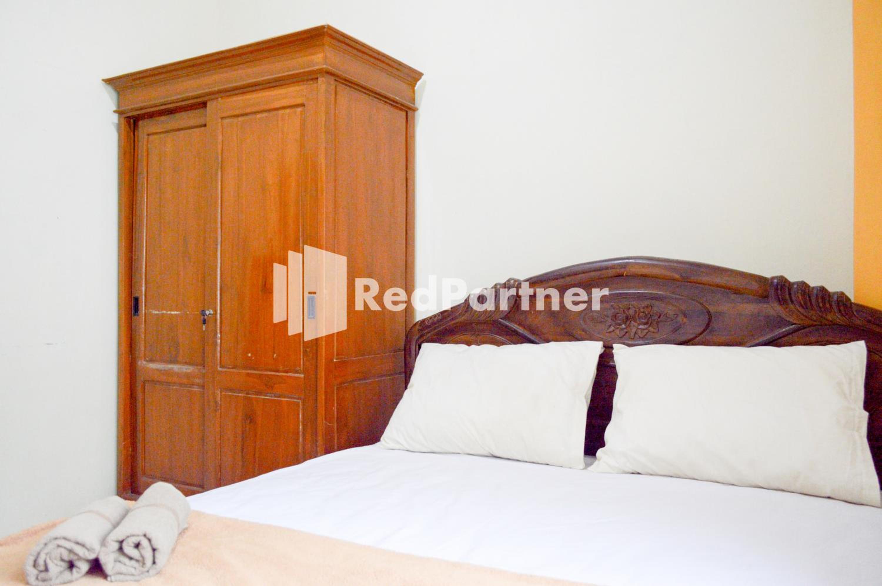 Standard Double Room - Photo 8