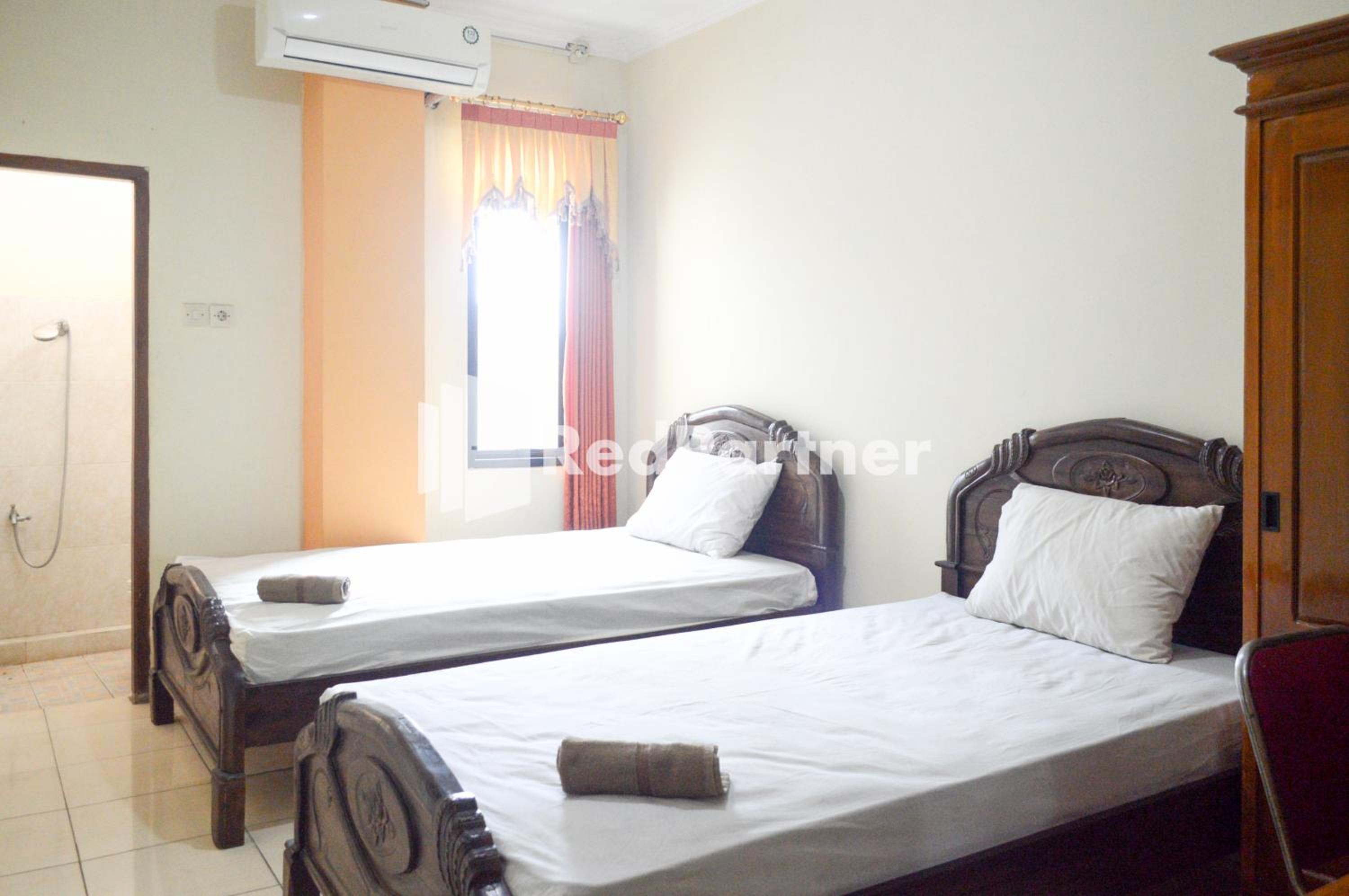 Twin Room - Photo 3