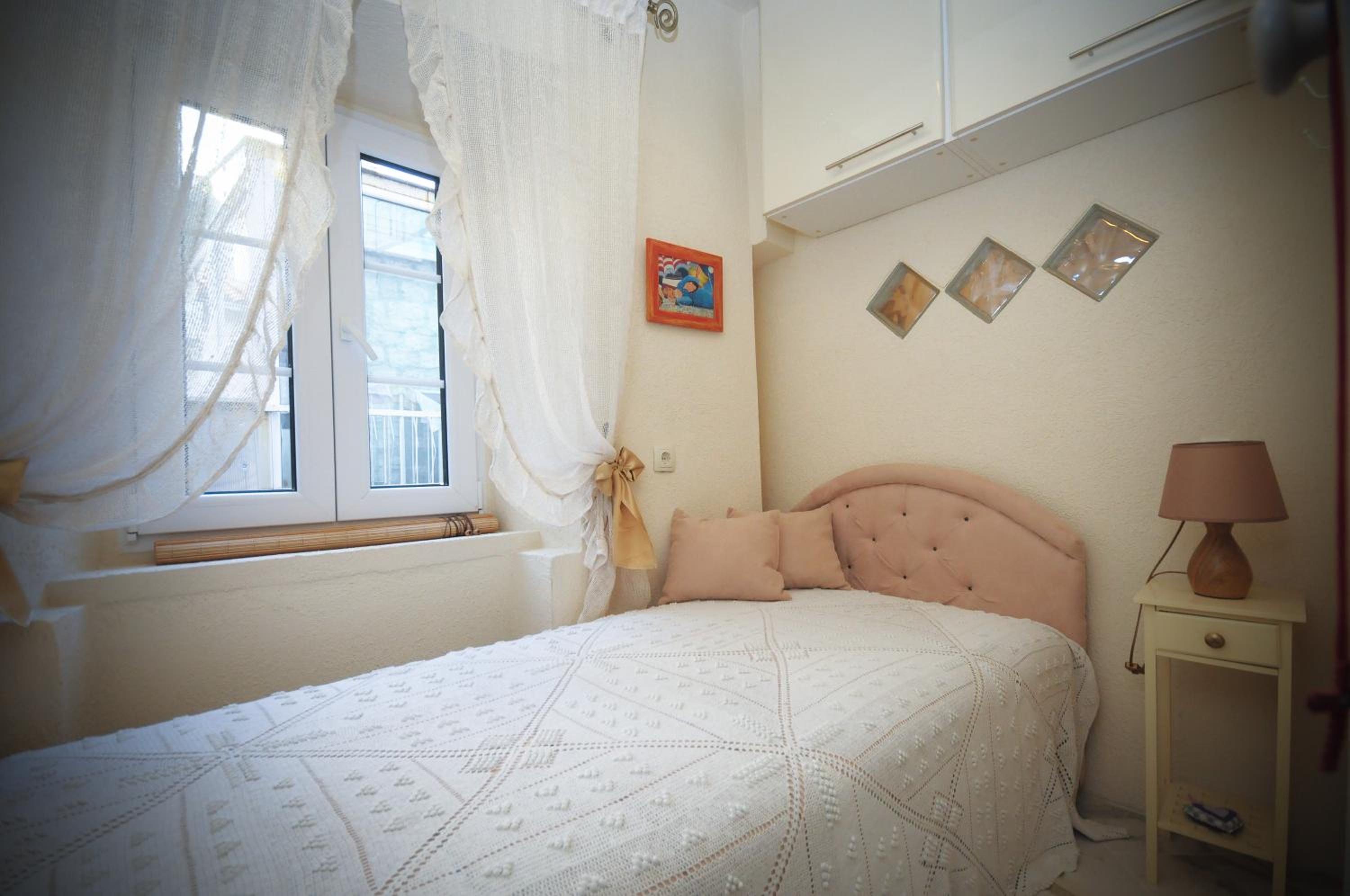 Two-Bedroom Apartment with Landmark View